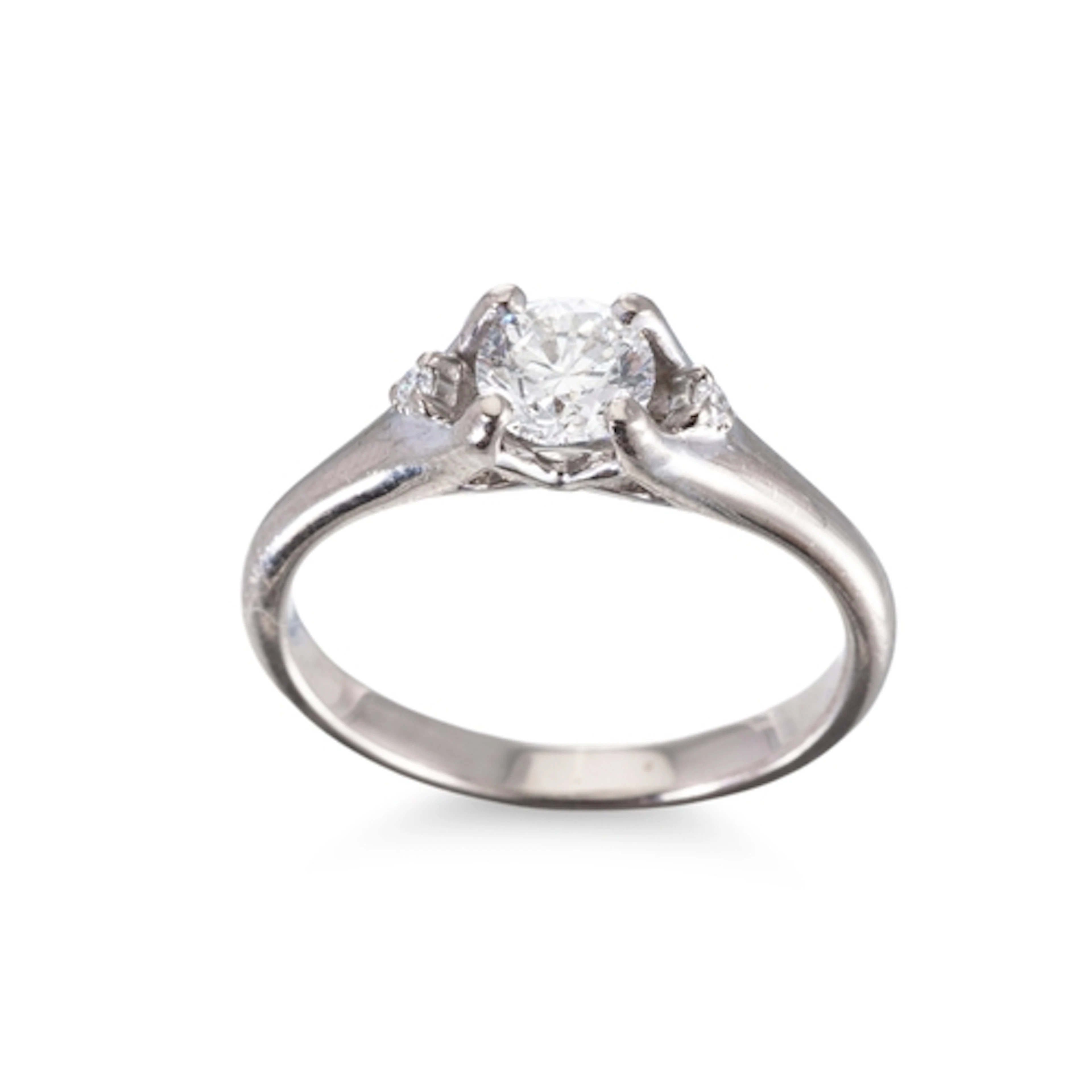A DIAMOND SOLITAIRE RING, mounted in 18ct white gold to diam...