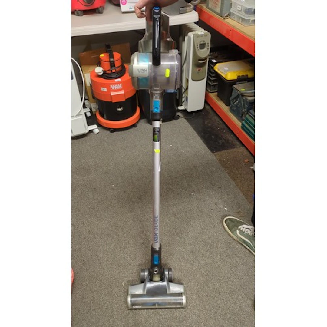 Vax Blade 32V cordless stick vacuum cleaner with bagless dus...