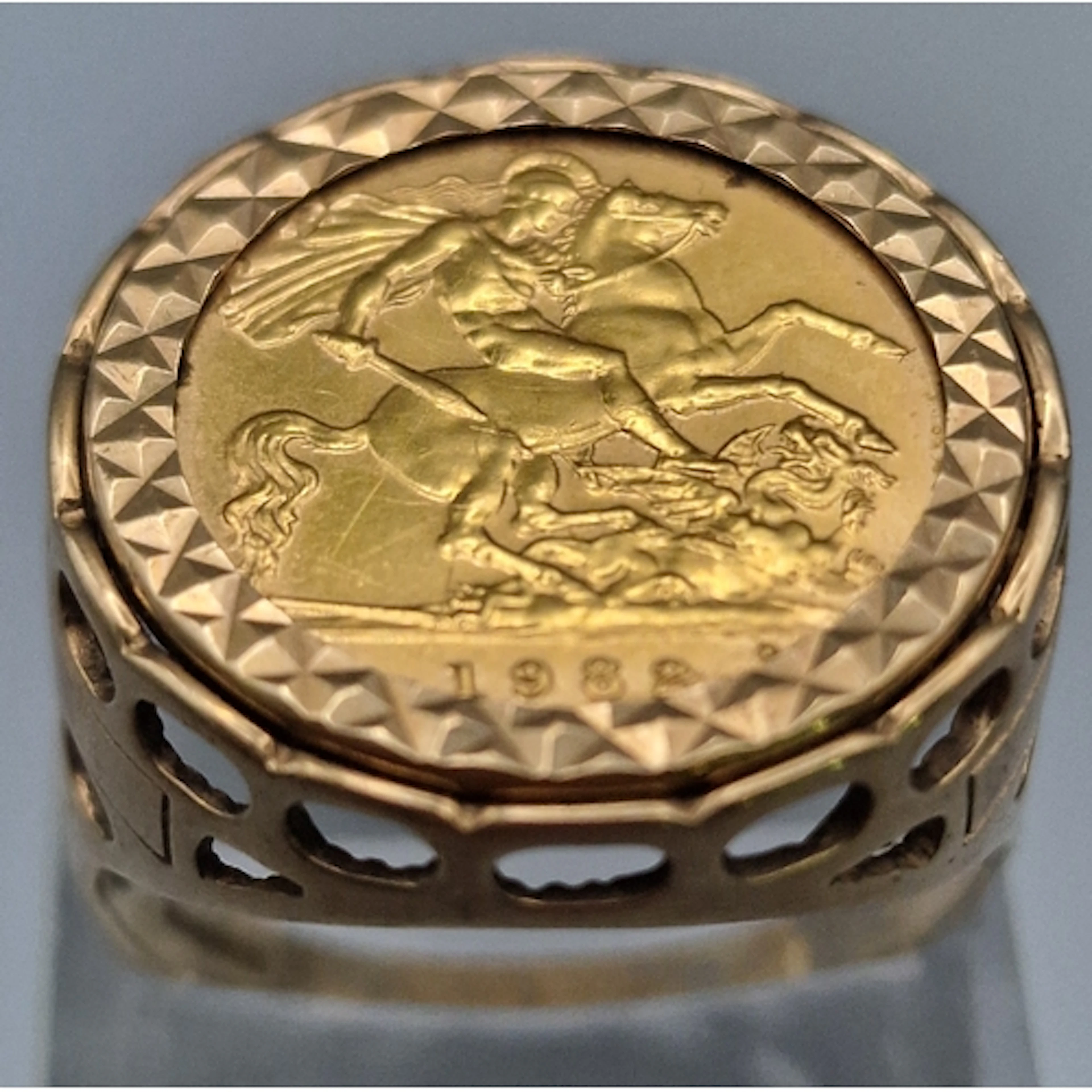 Queen Elizabeth II gold half sovereign dated 1982 in 9ct gol...