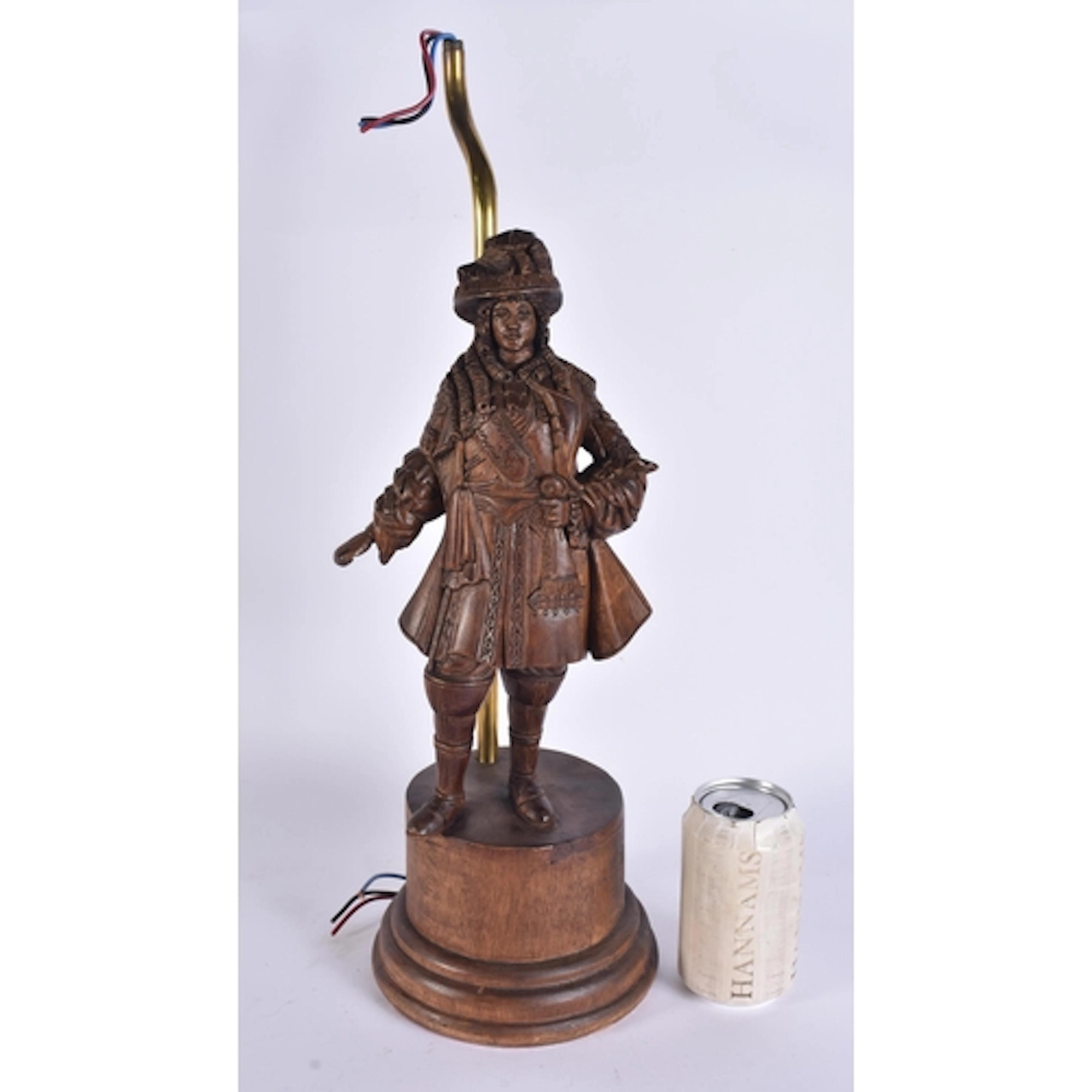 AN UNUSUAL ANTIQUE CARVED WOOD FIGURAL DANDY LAMP. 49 cm hig...