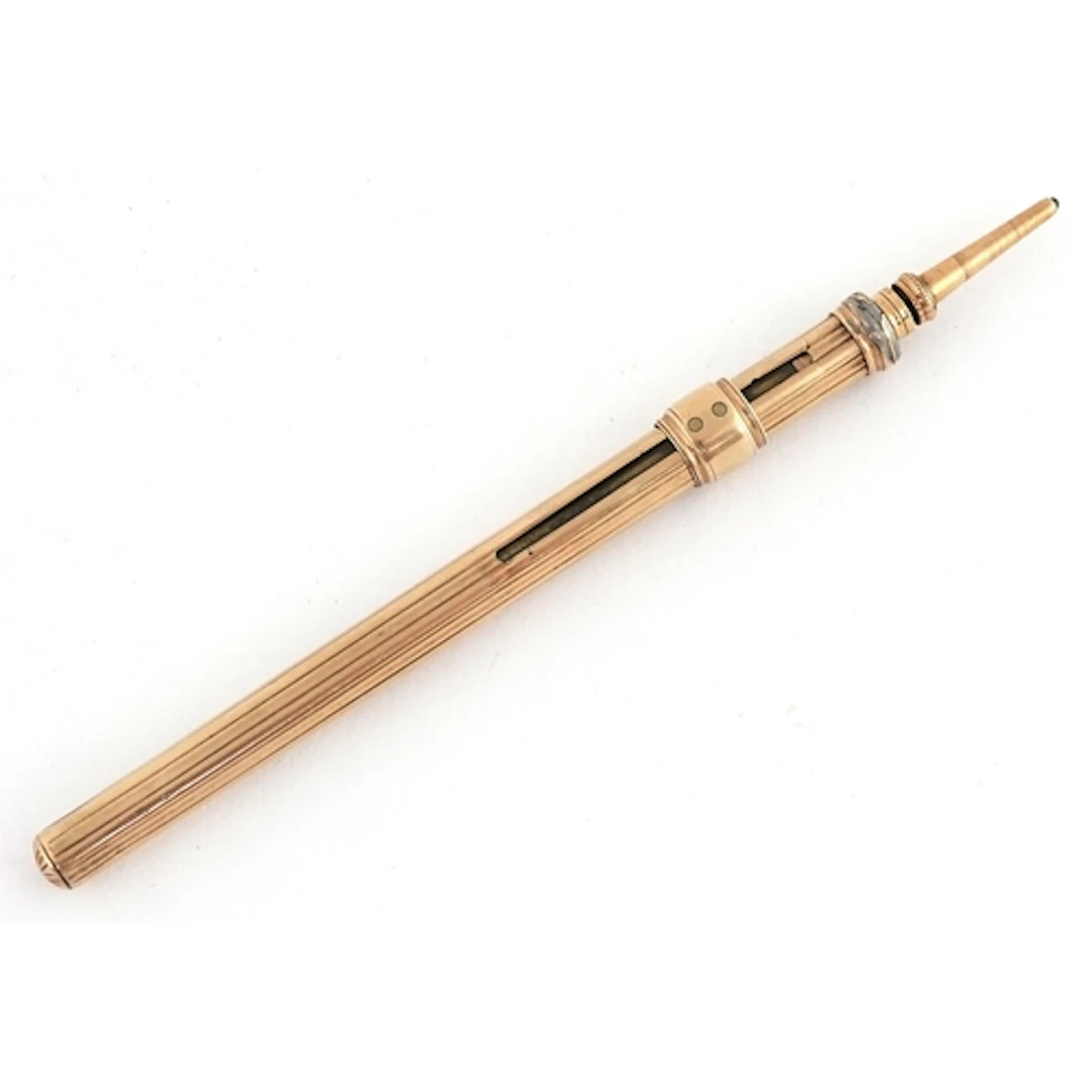 Victorian unmarked gold engine turned propelling pencil, 9.5...