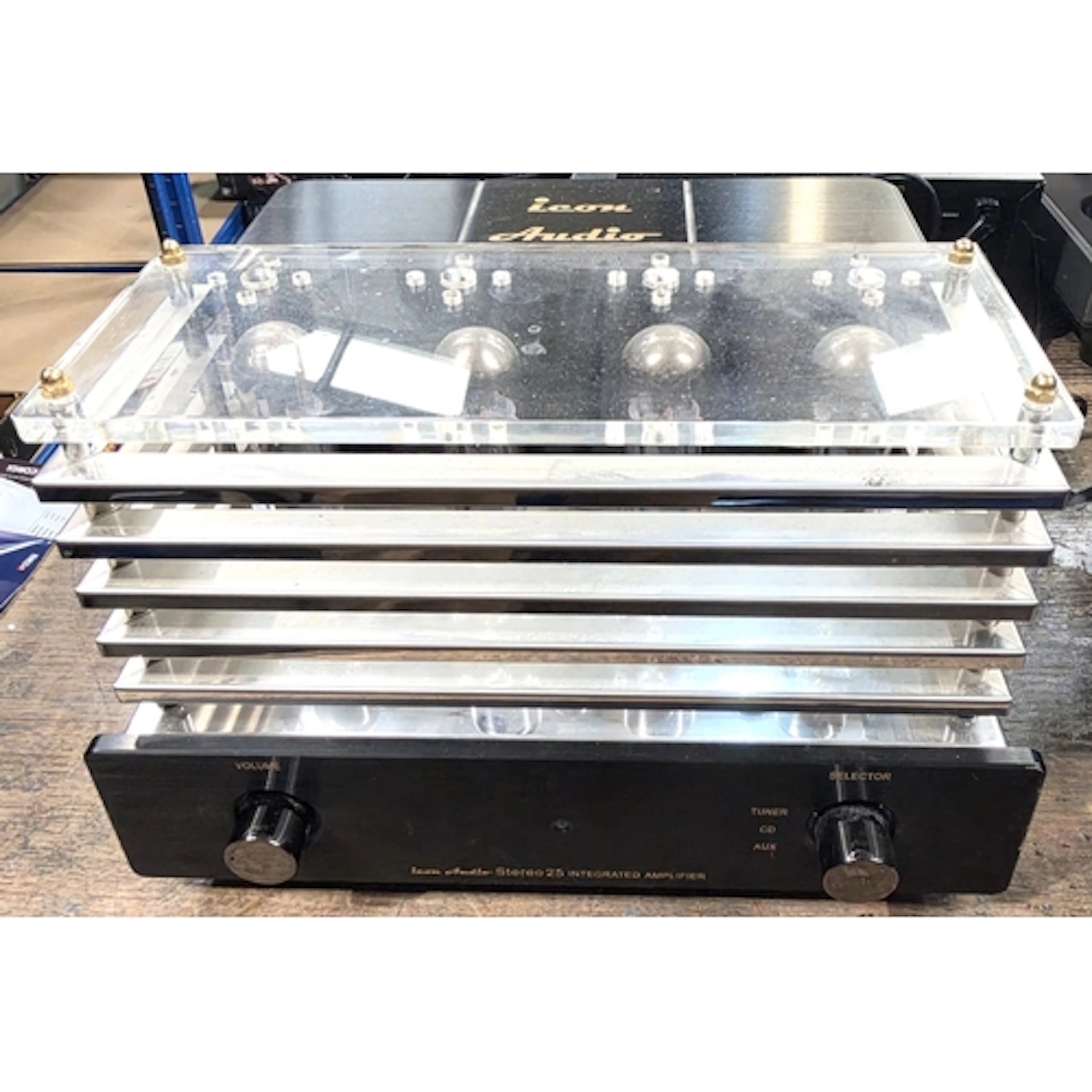 Icon Audio Stereo 25 integrated vacuum Tube (valve) amplifie...