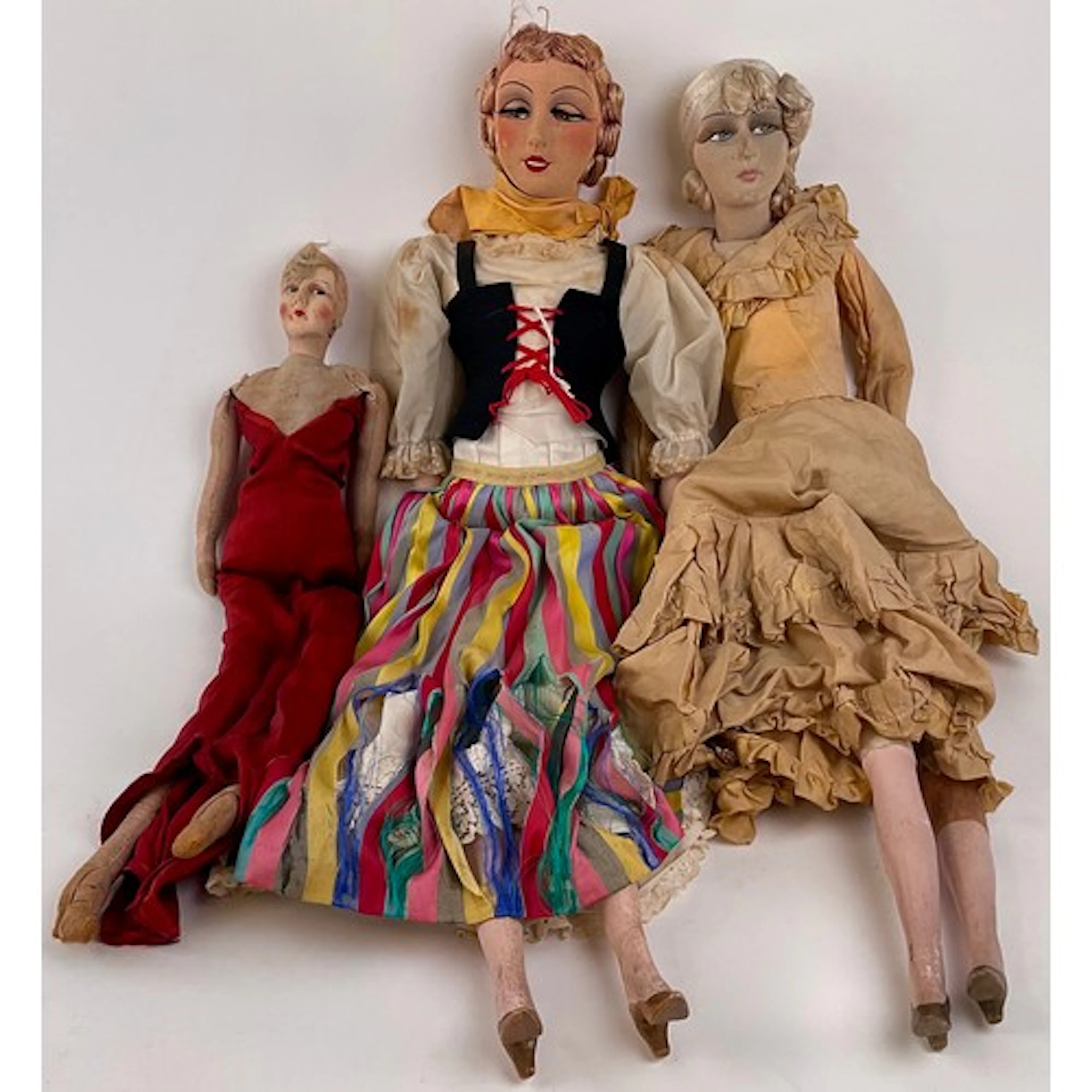 Dolls - a 1920s/30s Continental boudoir doll, canvas head, p...