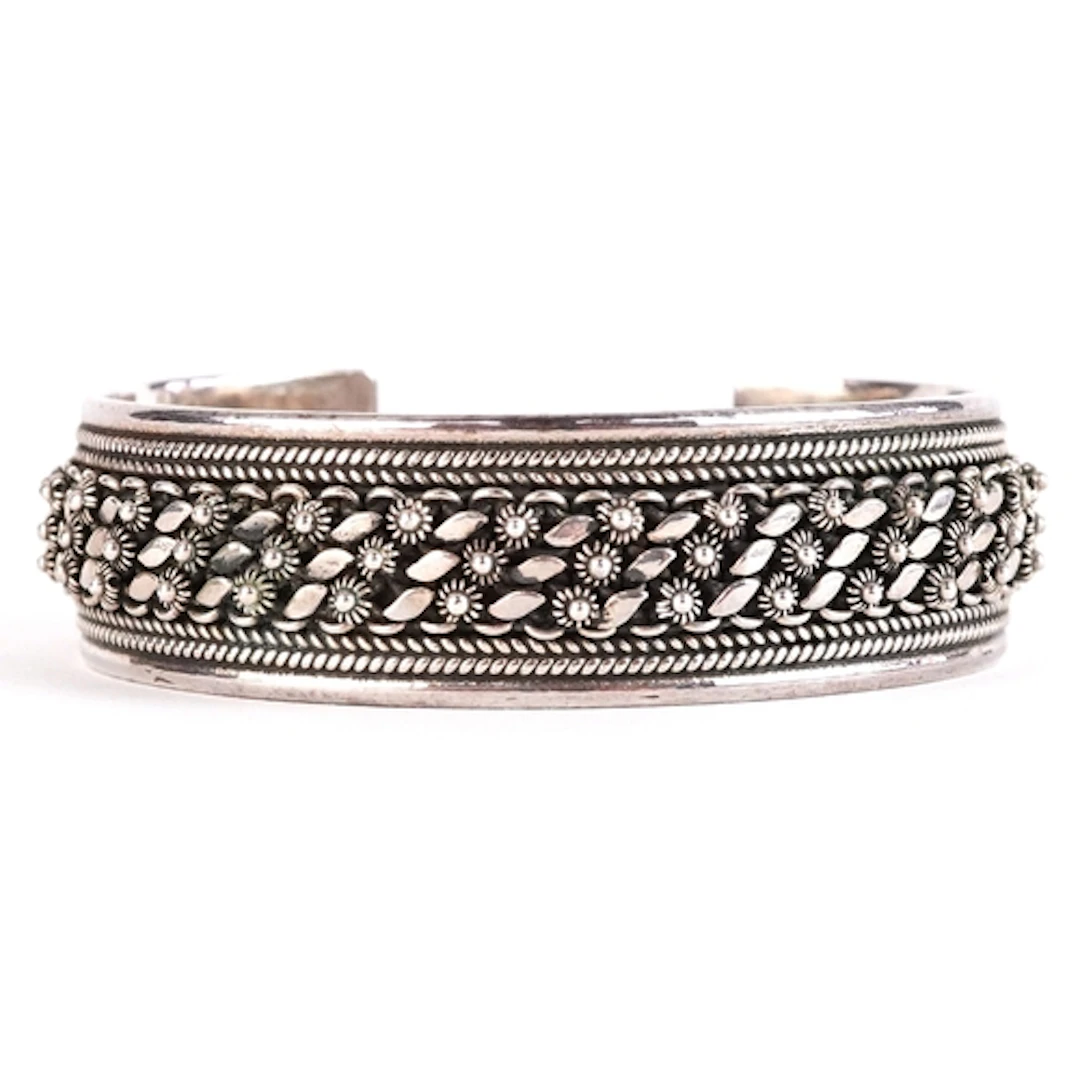 Middle Eastern design sterling silver bangle, 6.7cm wide, 45...