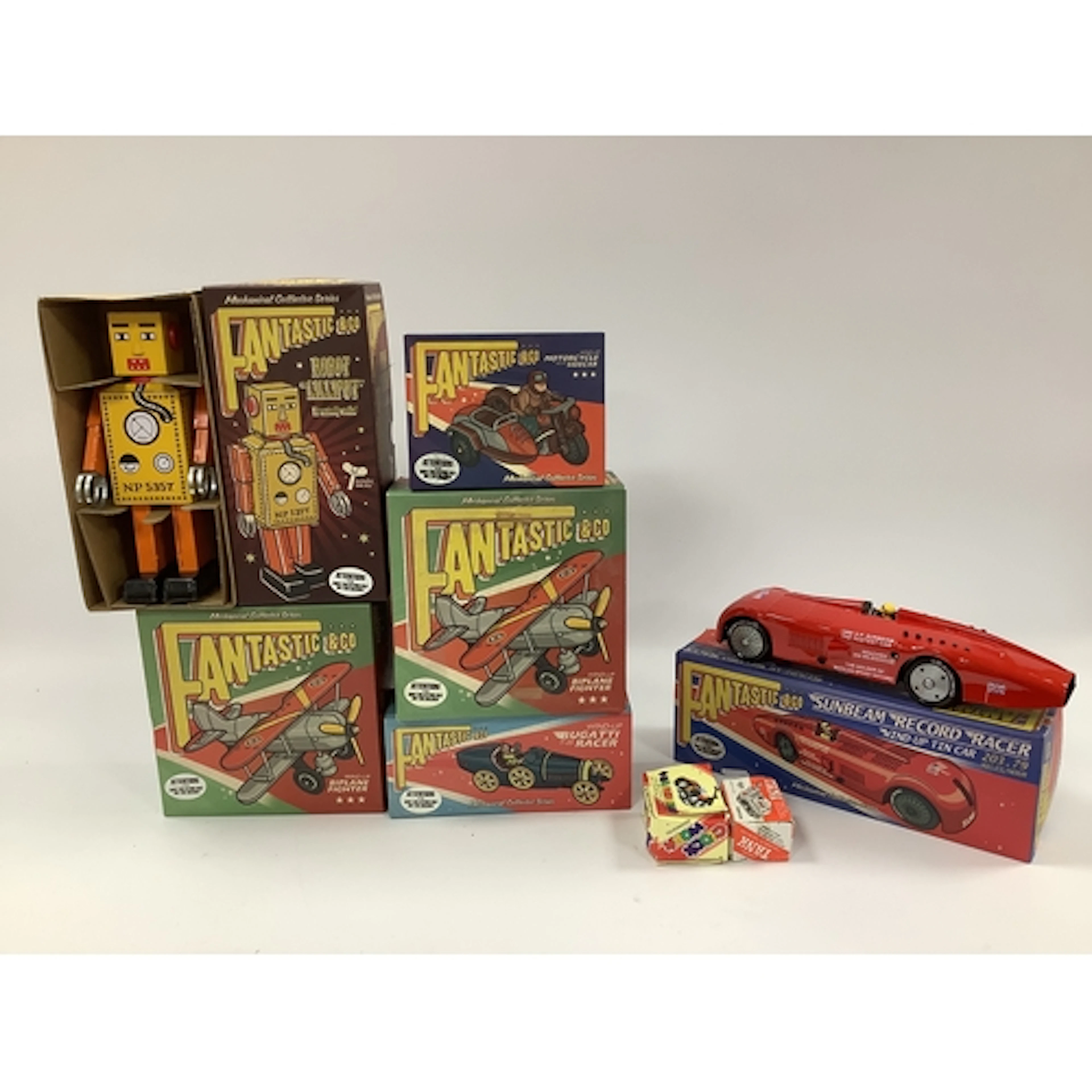 Eight modern wind-up tinplate toys predominantly by Fantasti...