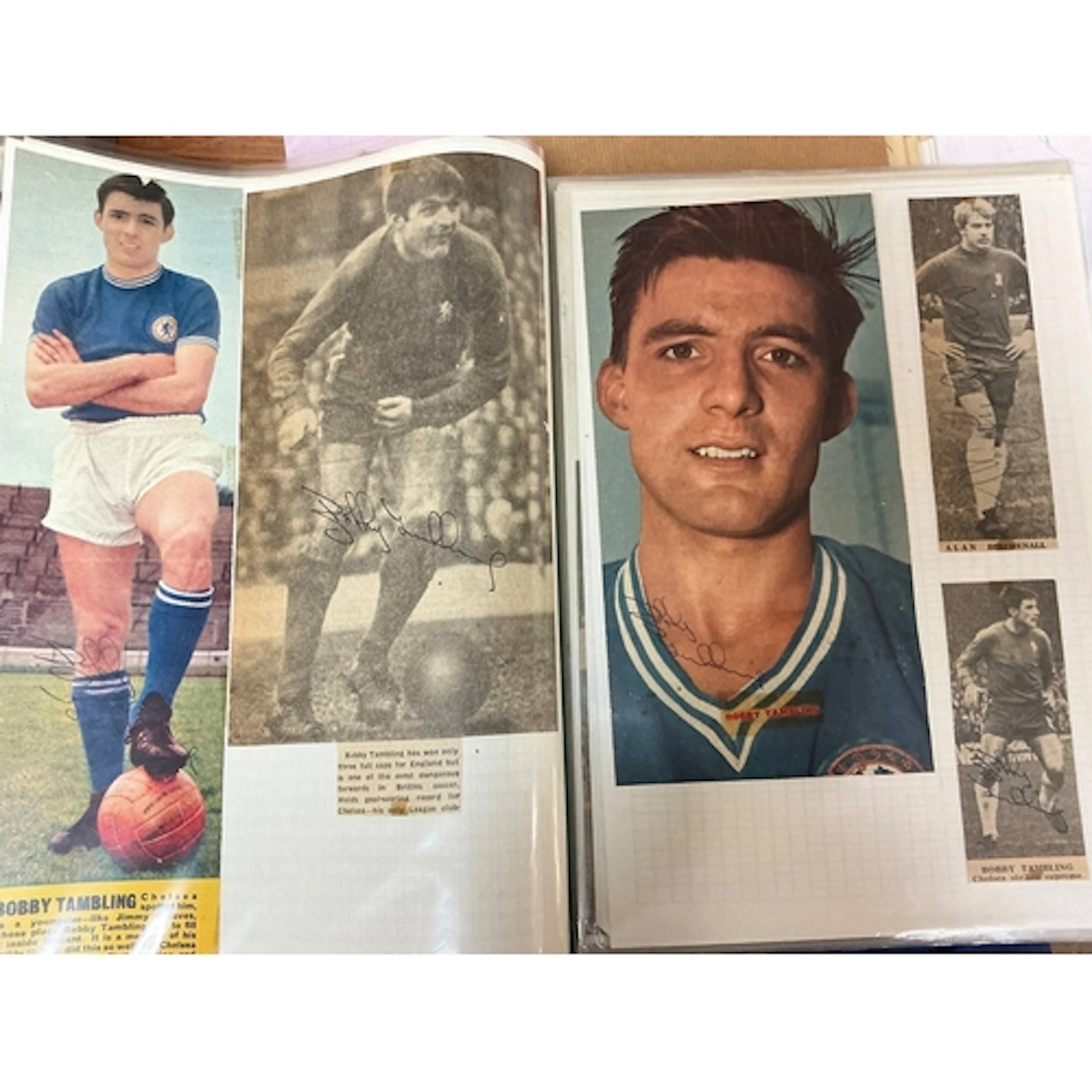 Football Autograph Collection: Nice collection of magazine p...