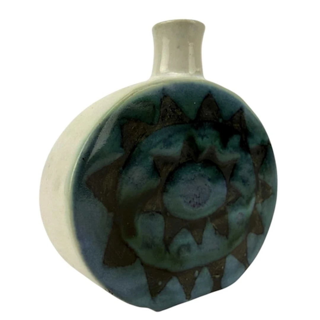 Troika Pottery - A 20th century Cornish studio pottery perfu...