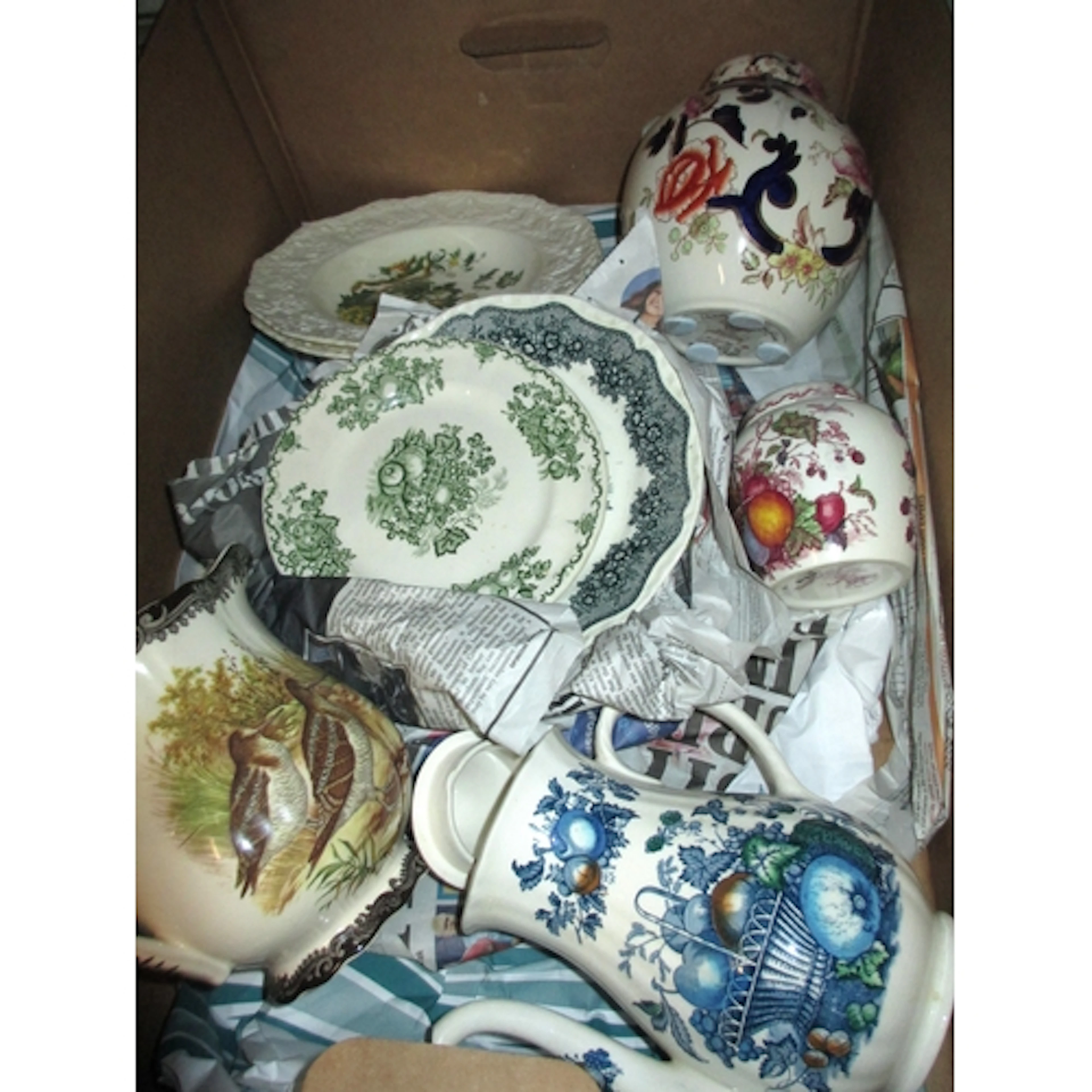 Quantity of modern Masons, Spode, and Palissy pottery
