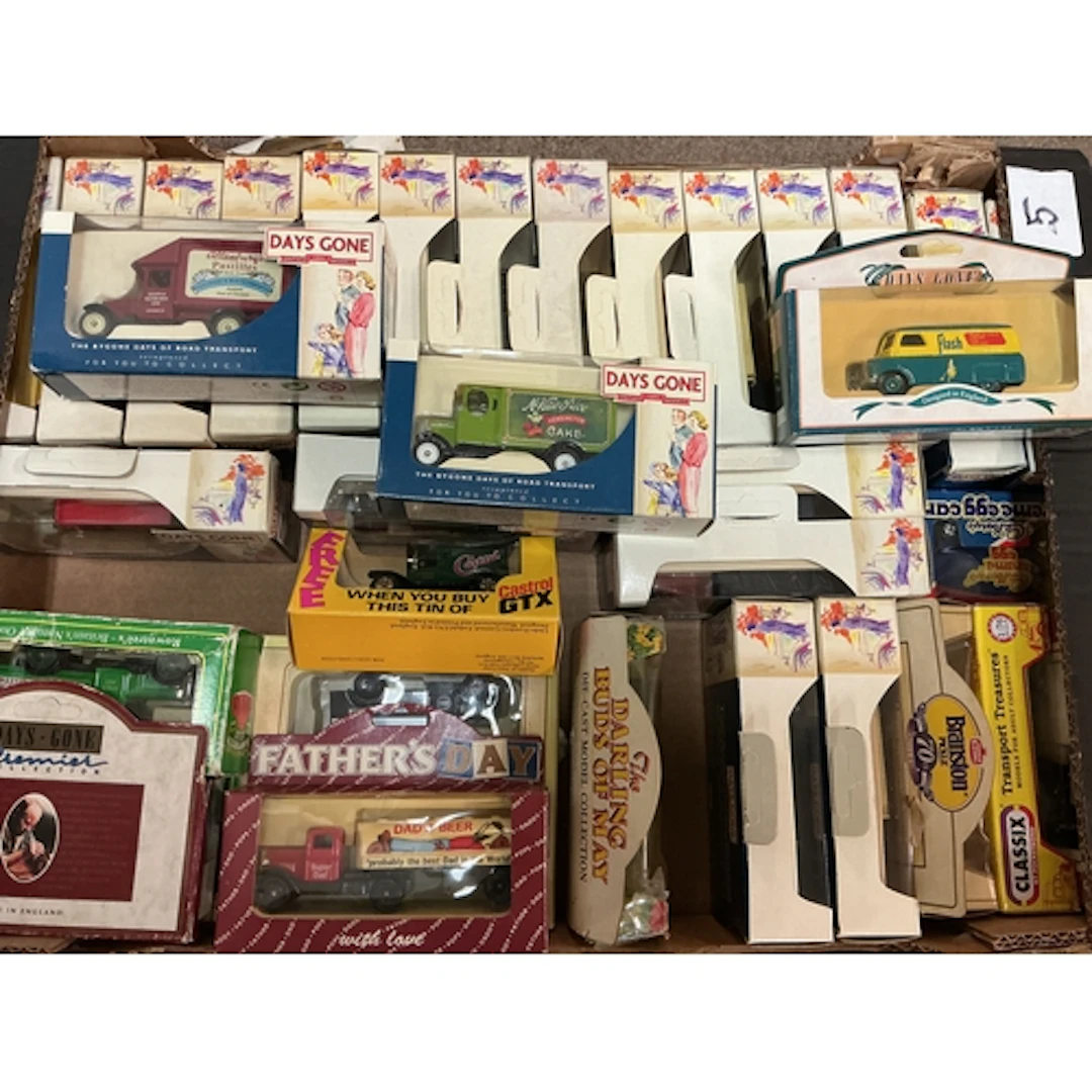 A Collection Of Boxed Lledo Diecast Approximately 30. No Res...
