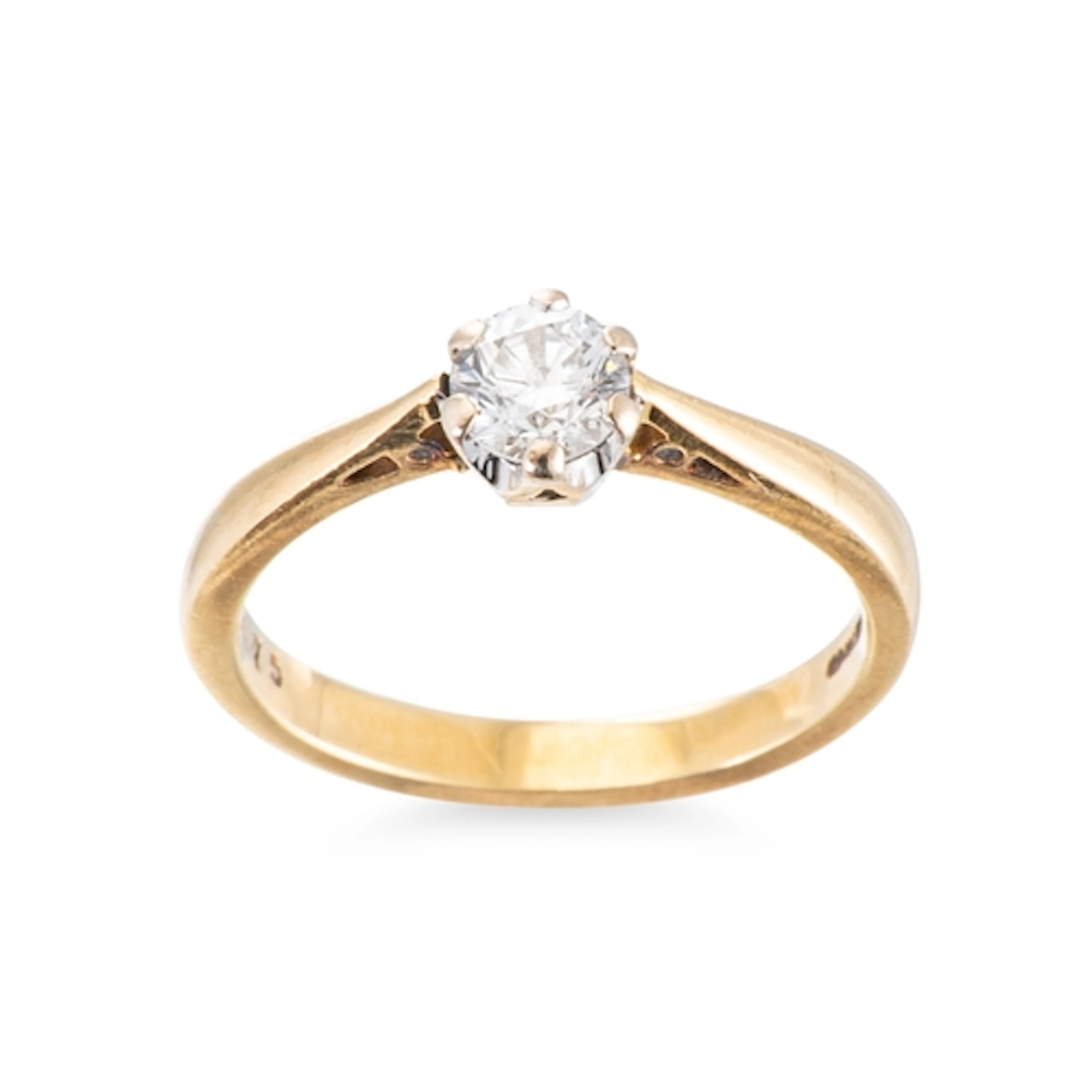 A DIAMOND SOLITAIRE RING, the round brilliant cut diamond mo...