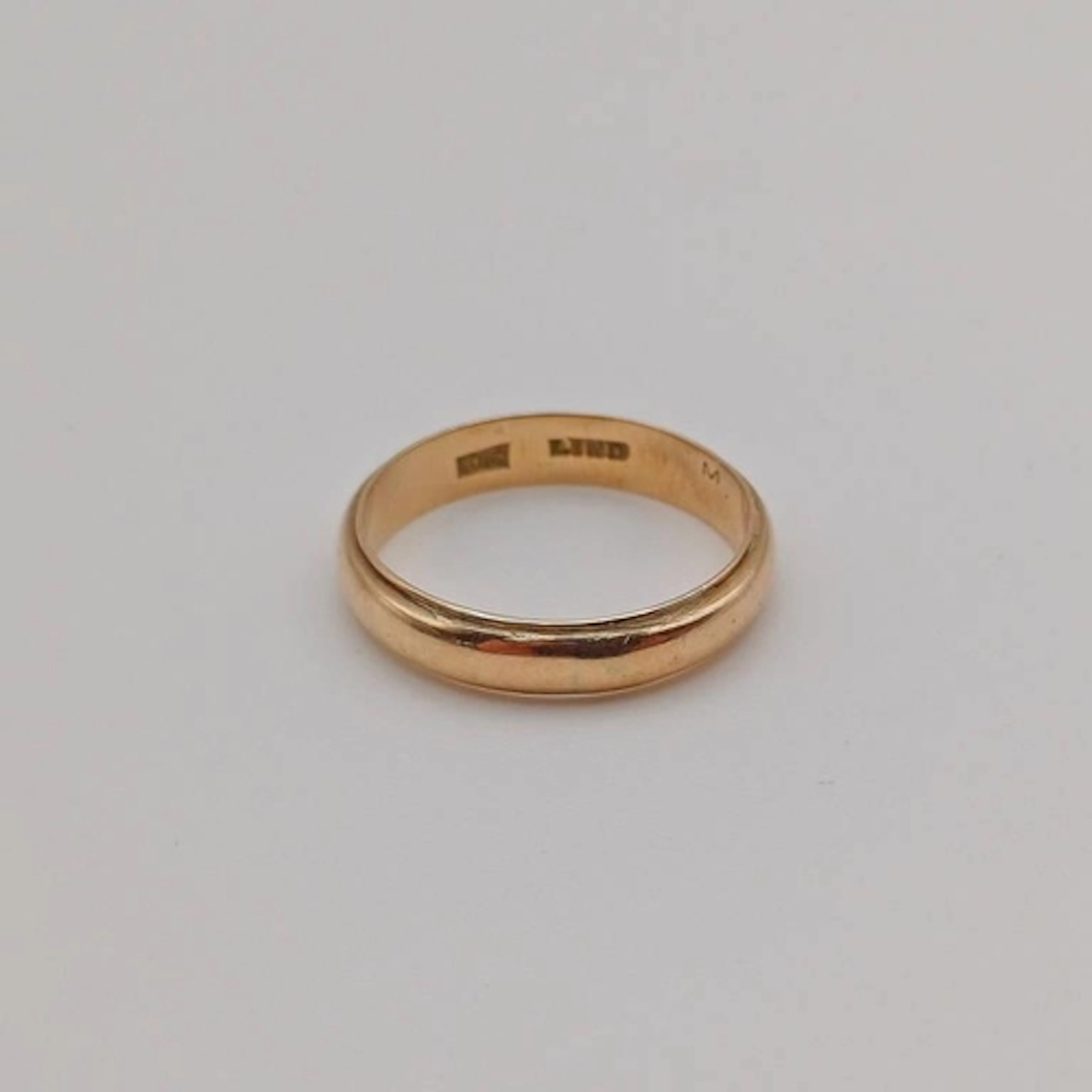 10K GOLD WEDDING BAND - 2.6G, RING SIZE N