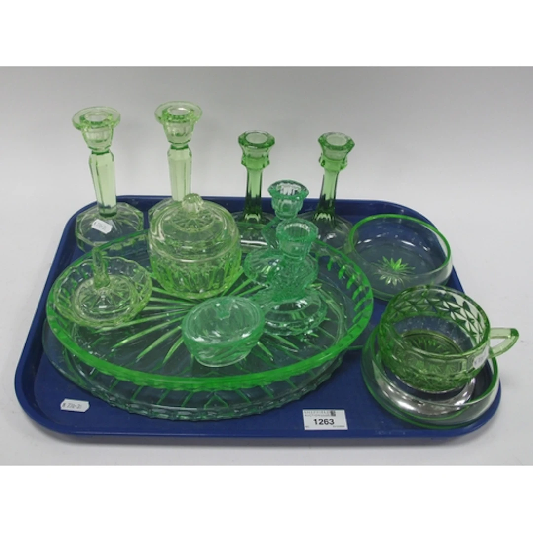 Uranium glassware, comprising an early to mid-20th-century c...