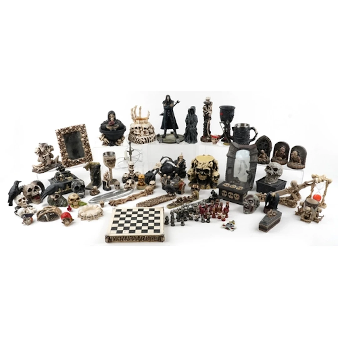 Large collection of Gothic/Steam Punk interest model human s...