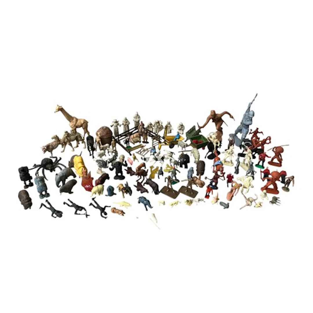 Mixed collection of vintage plastic & rubber toy figures...