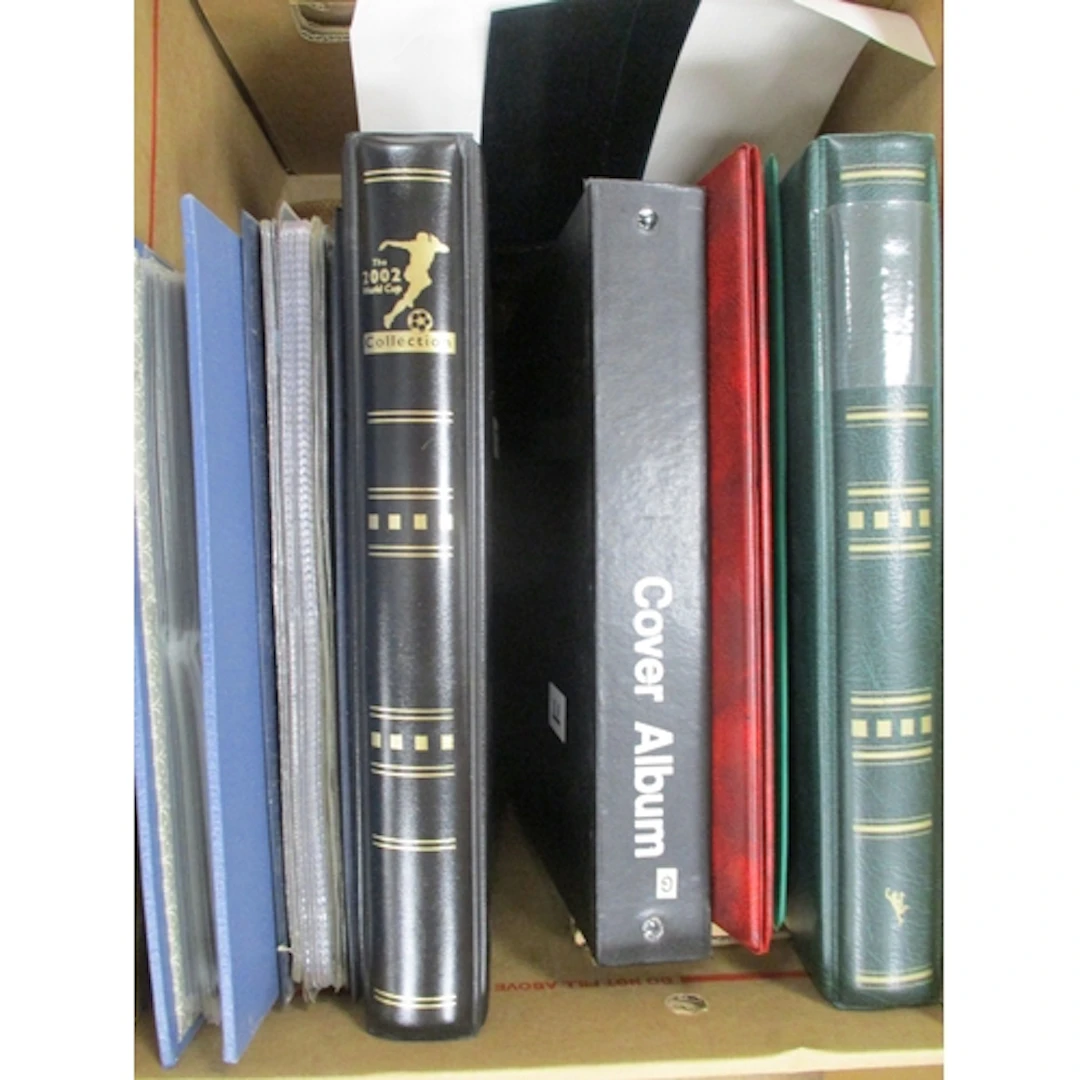 Accessories. Large range of albums and stock books with some...