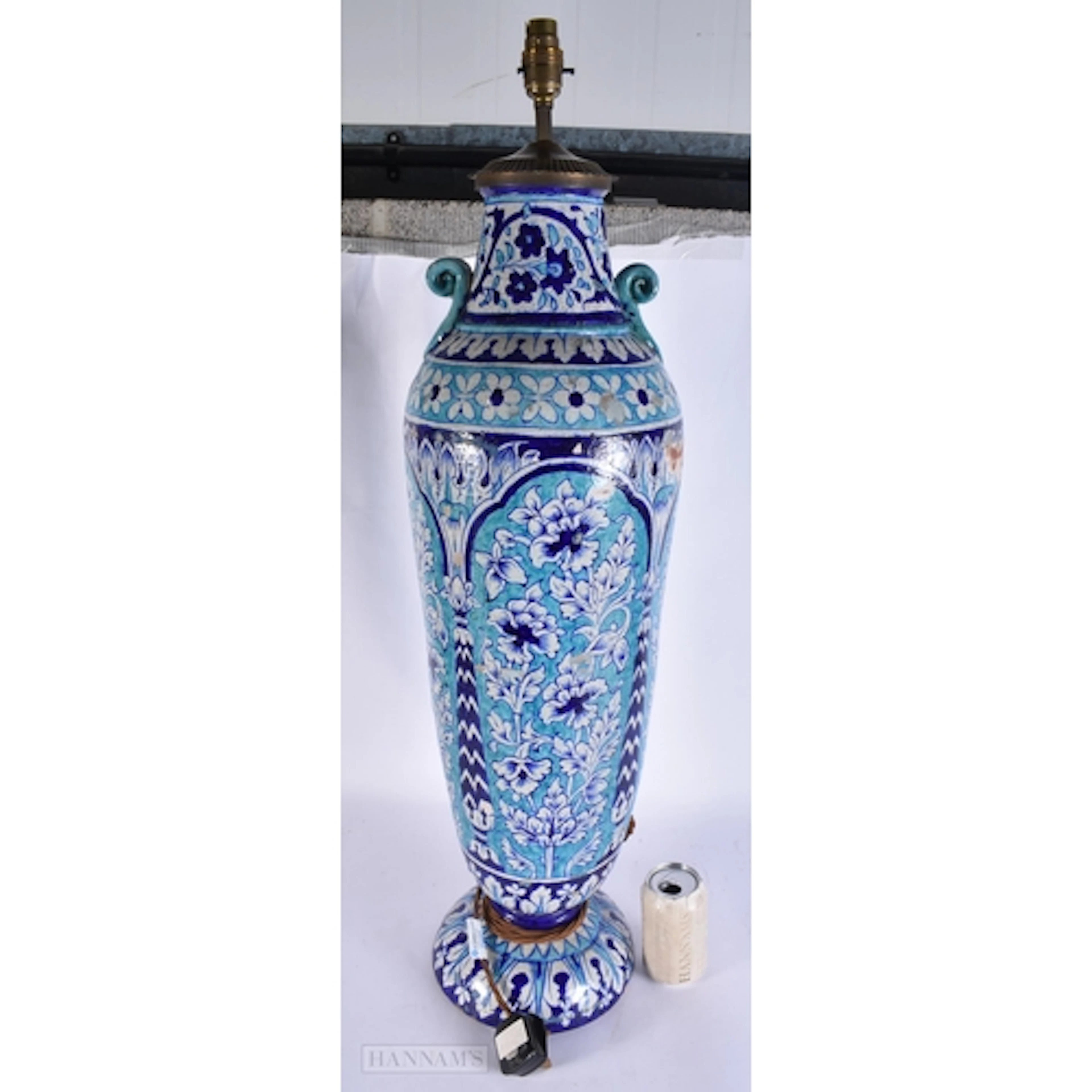 A LARGE MIDDLE EASTERN ISLAMIC MULTAN POTTERY FLOOR LAMP. 88...