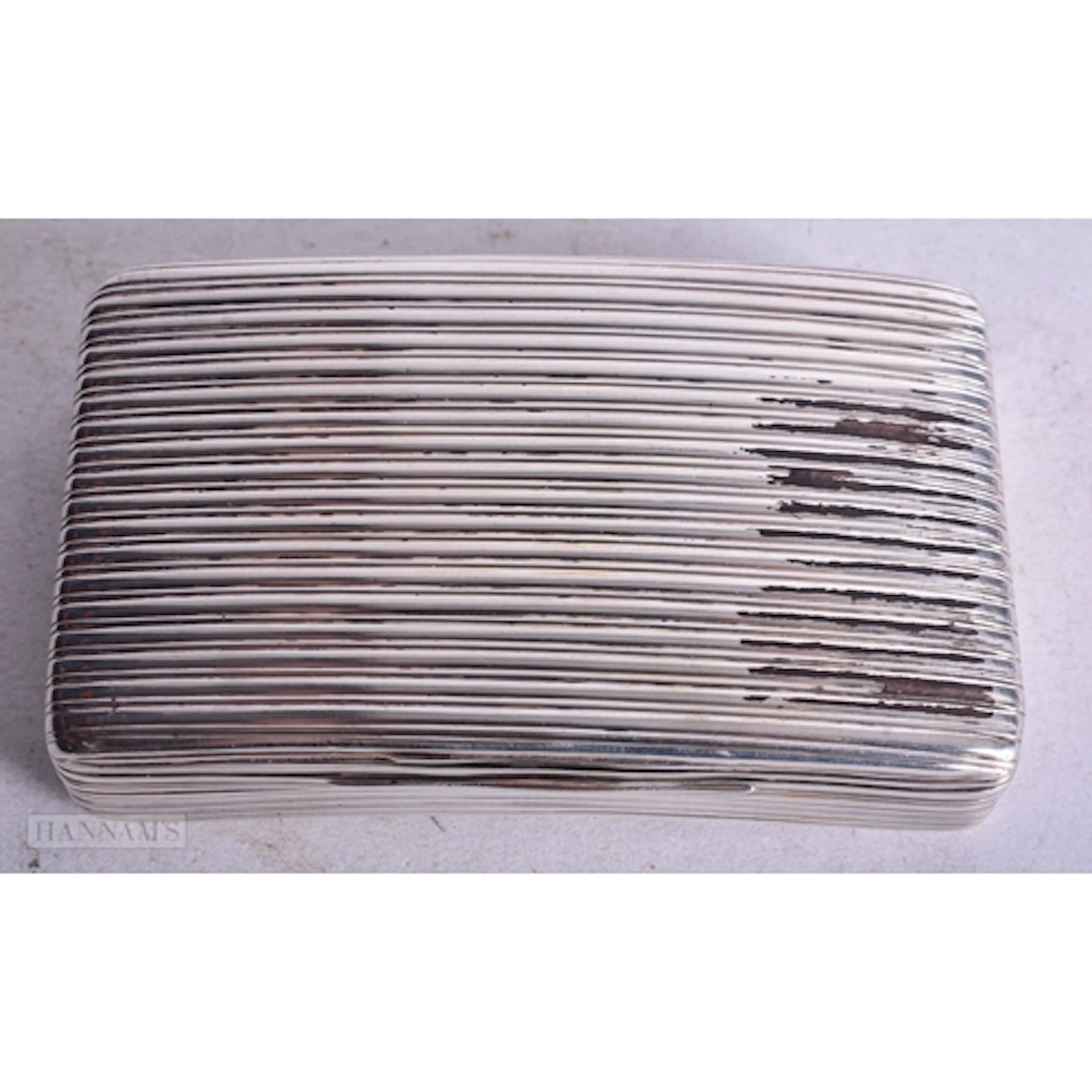 AN ANTIQUE FRENCH SILVER SNUFF BOX. 73 grams. 8 cm x 4.75 cm...
