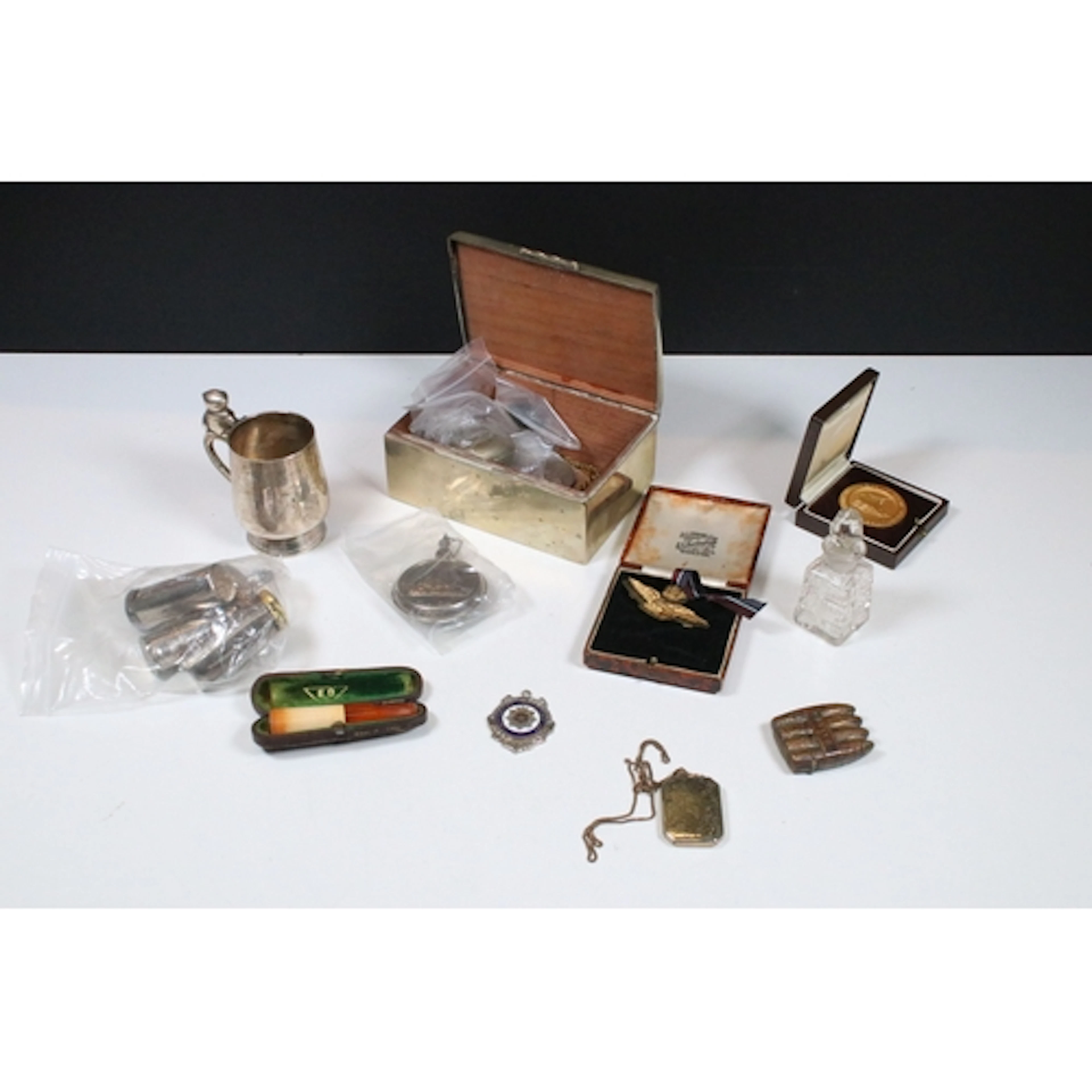 Group of coins and medallions, to comprise sporting interest...