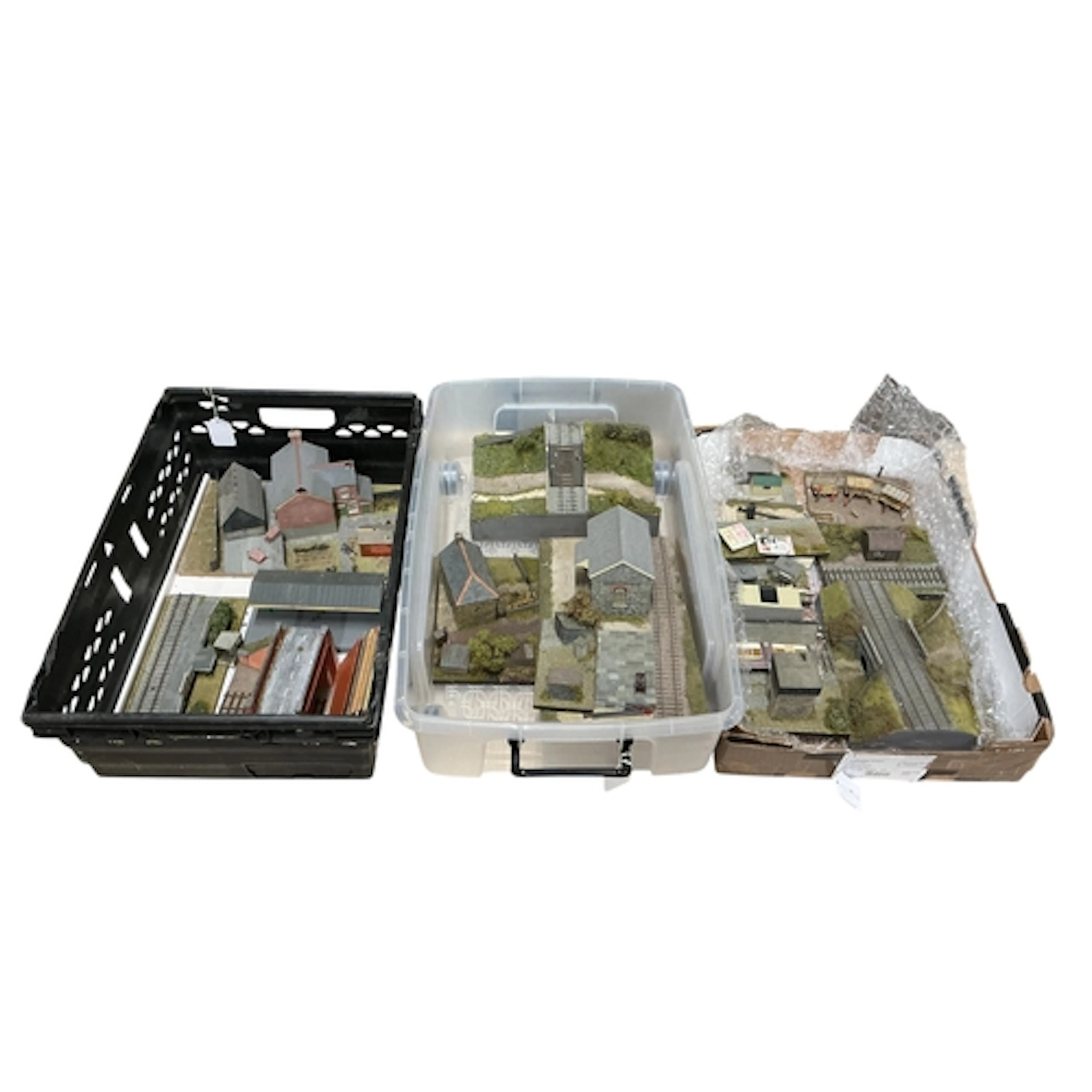A collection of fourteen Wills Finecast 00 gauge model railw...