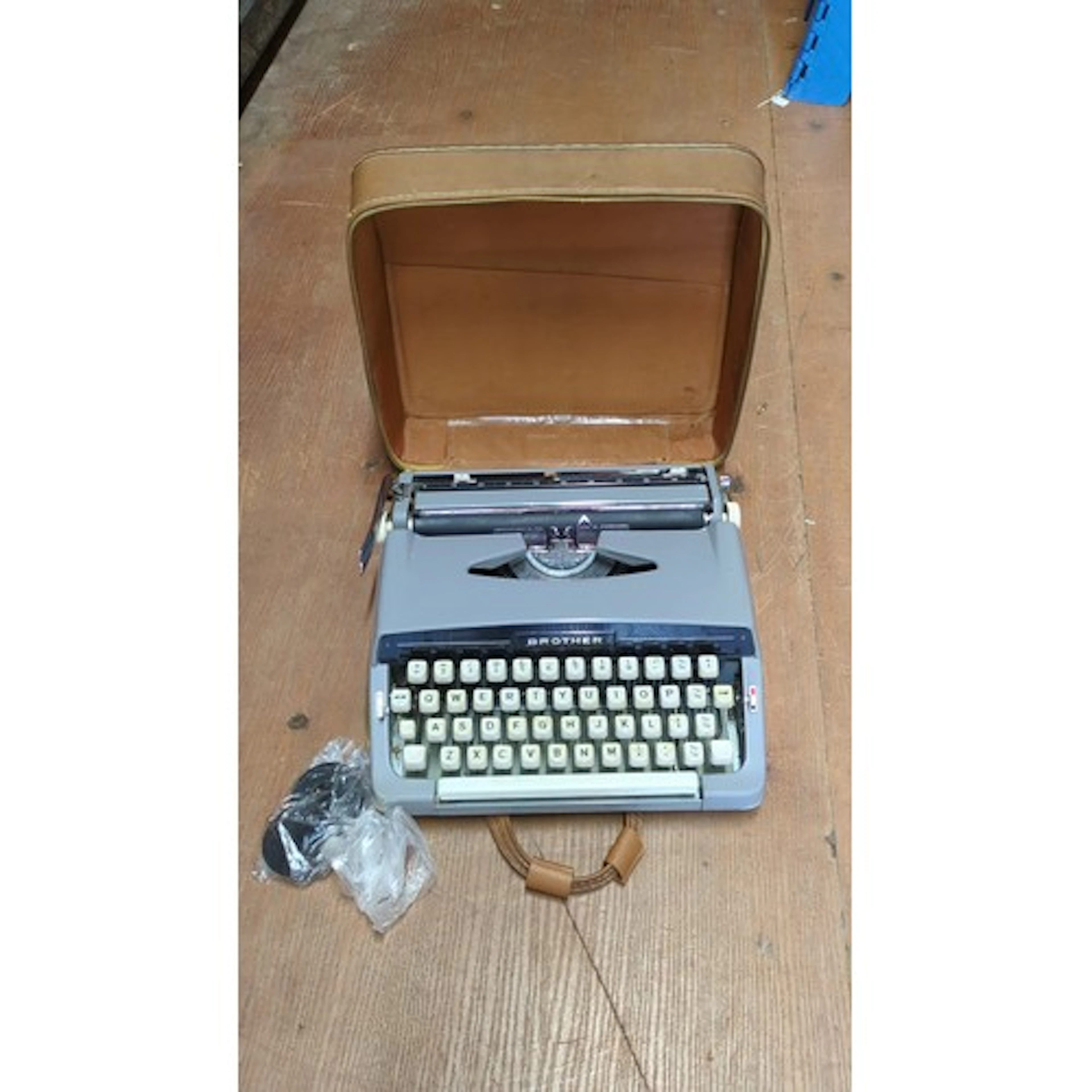 Brother portable manual typewriter, mid-20th century, in gre...