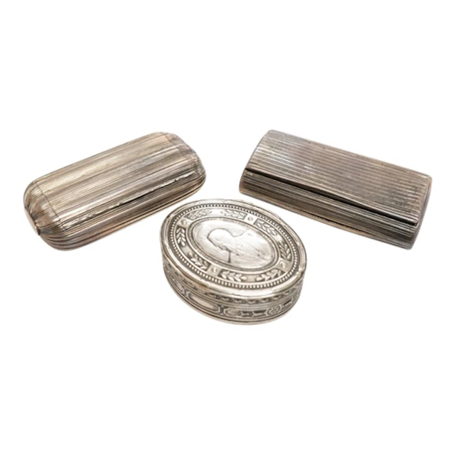 A George IV silver snuff box, of fluted ribbed form, Thomas ...