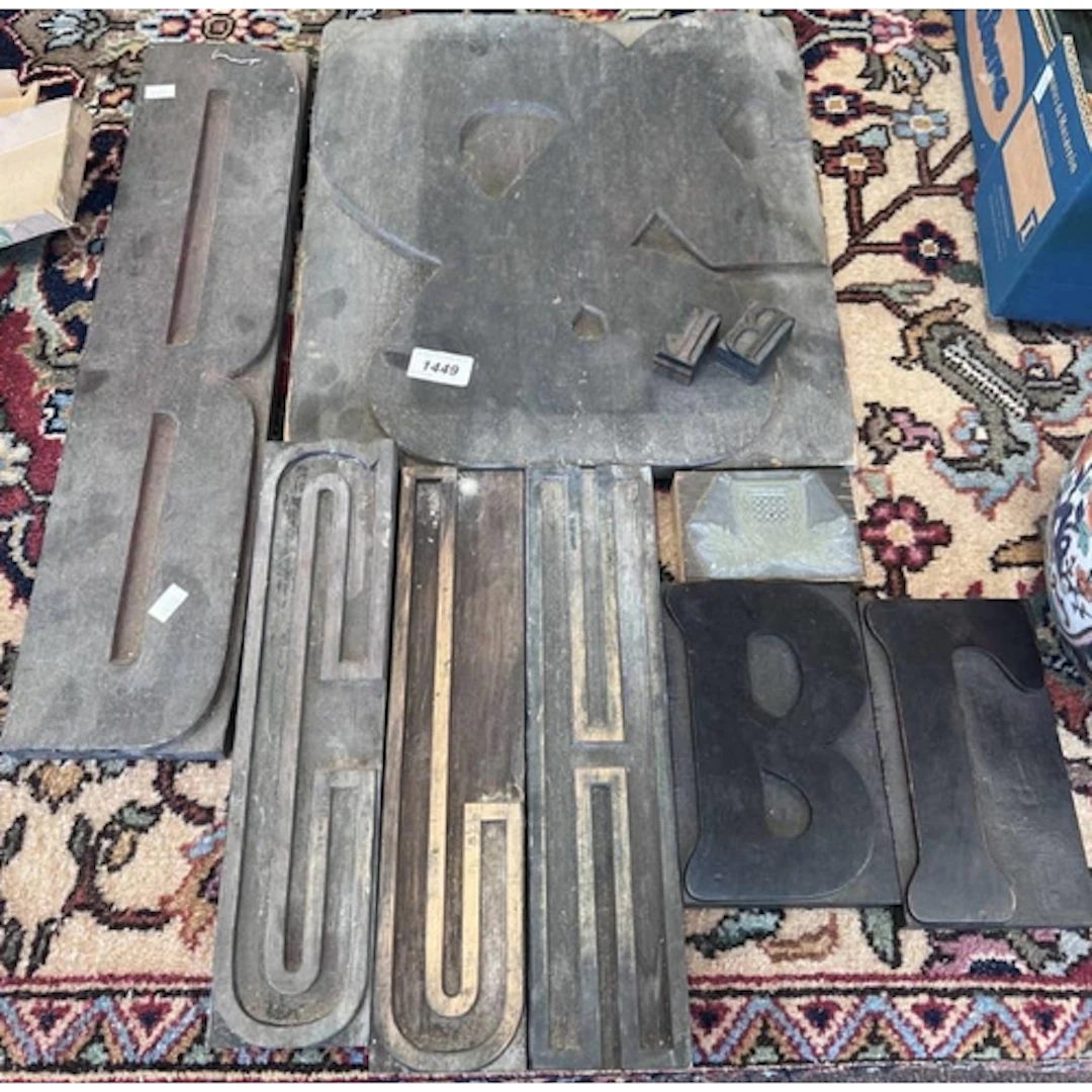 9 VINTAGE WOODEN LETTER PRESS BLOCKS & A METAL ON WOOD PRINT...