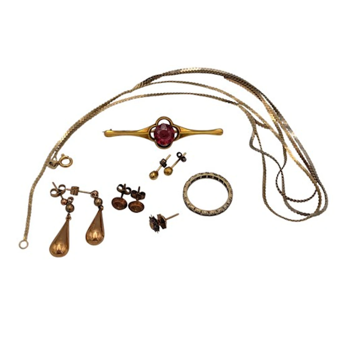 A 9ct gold necklace, assorted earrings, bar brooch, stamped ...