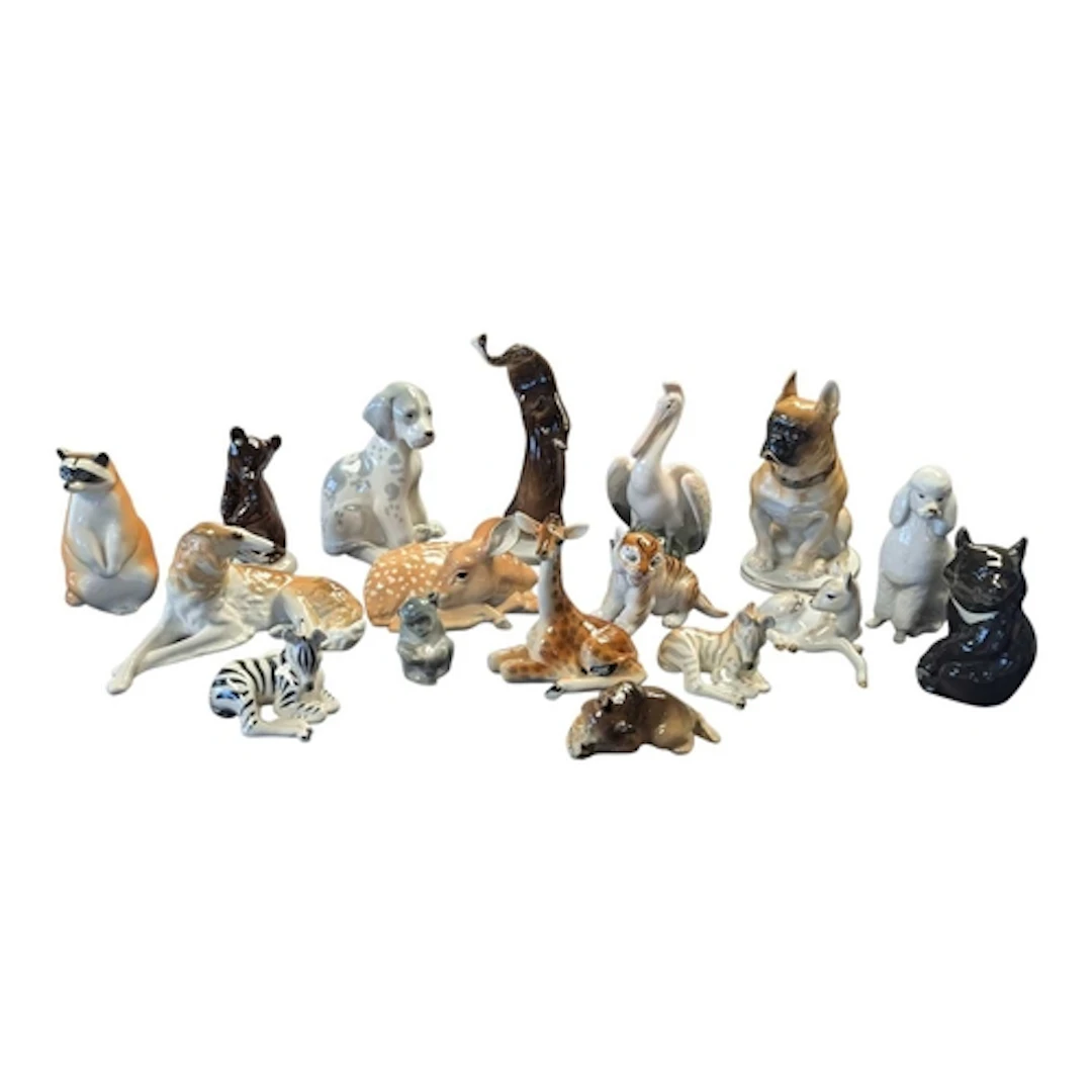 A collection of vintage 20th century USSR Russian porcelain ...