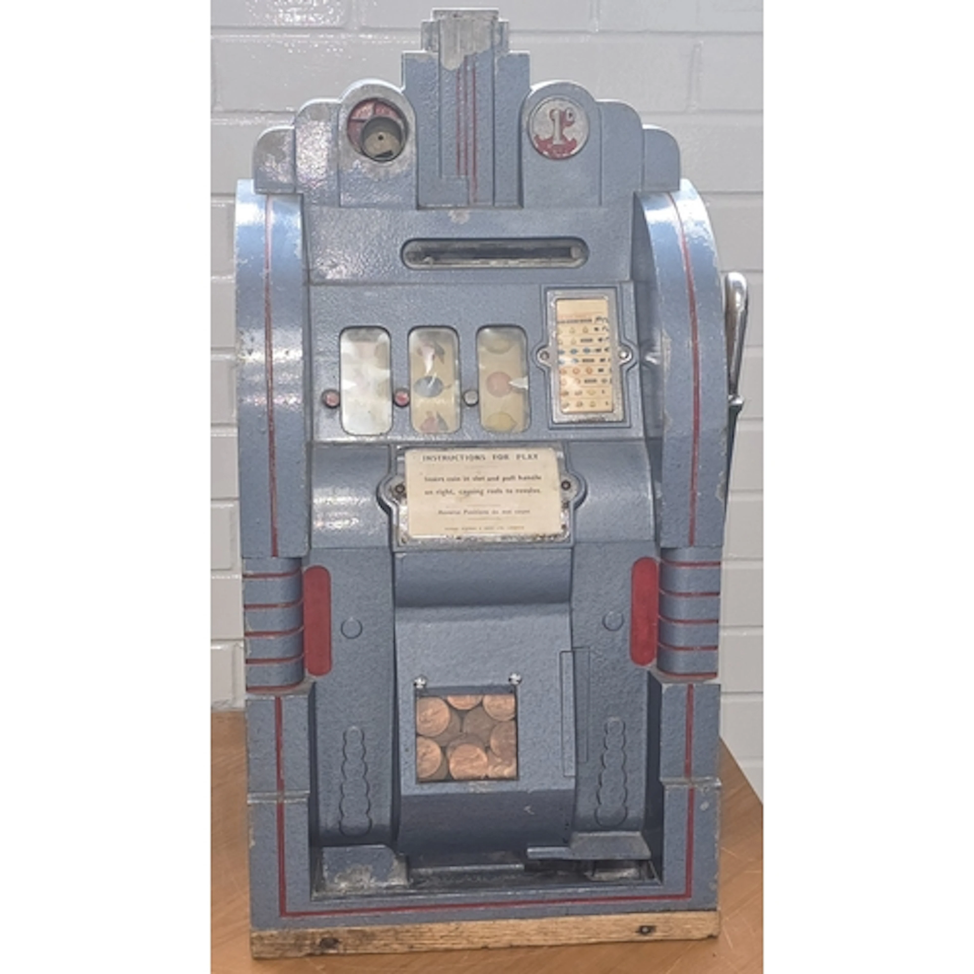 Vintage Mills Extraordinaire penny slot machine. Plays 1D. I...