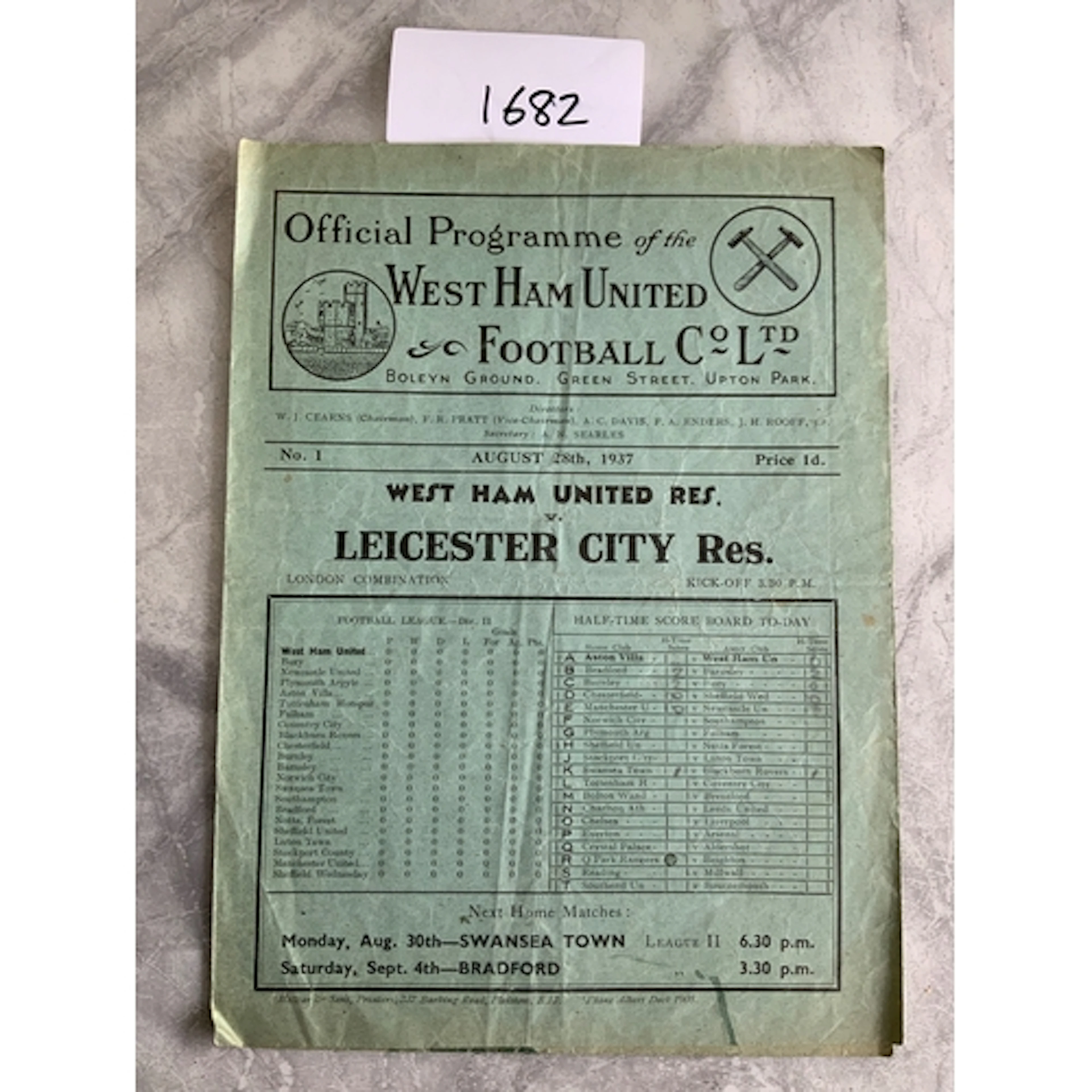 37/38 West Ham v Leicester City Football Combination Program...