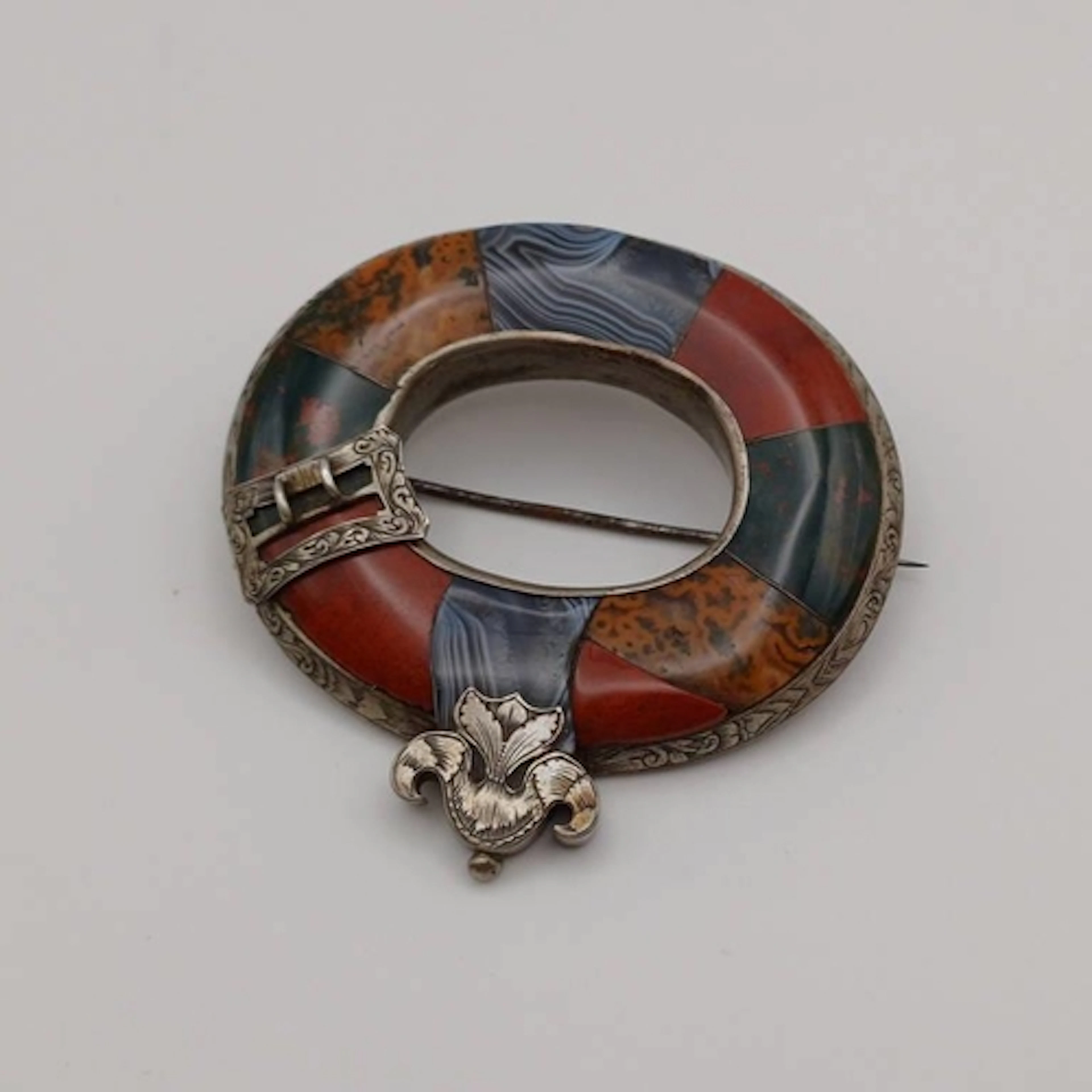 LATE 19TH OR EARLY 20TH CENTURY SCOTTISH SILVER OVAL GARTER ...