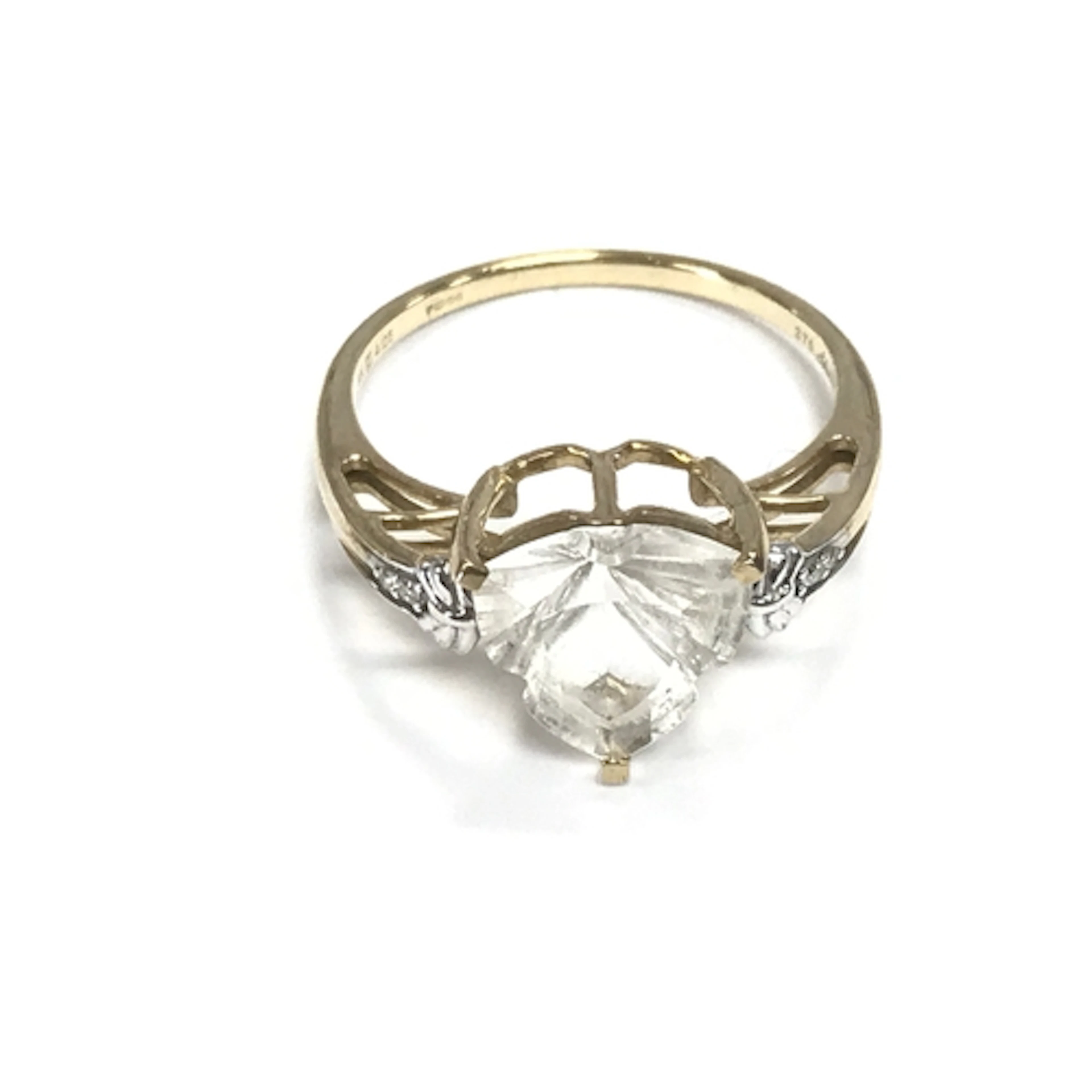 9ct gold quartz and diamond ring. Size R 1/2