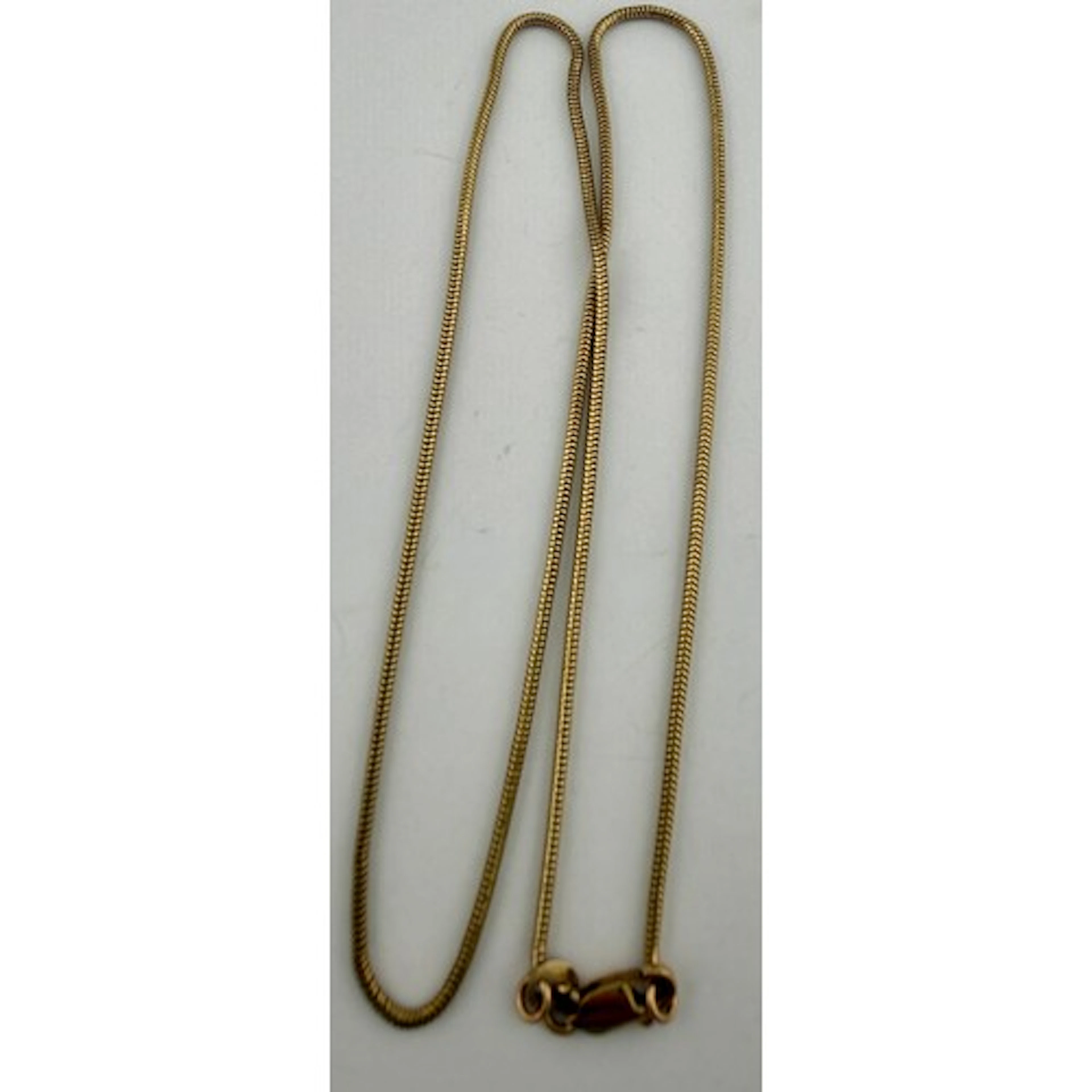 A 9 carat gold chain necklace. 44cm l. Weight 3.4gm.