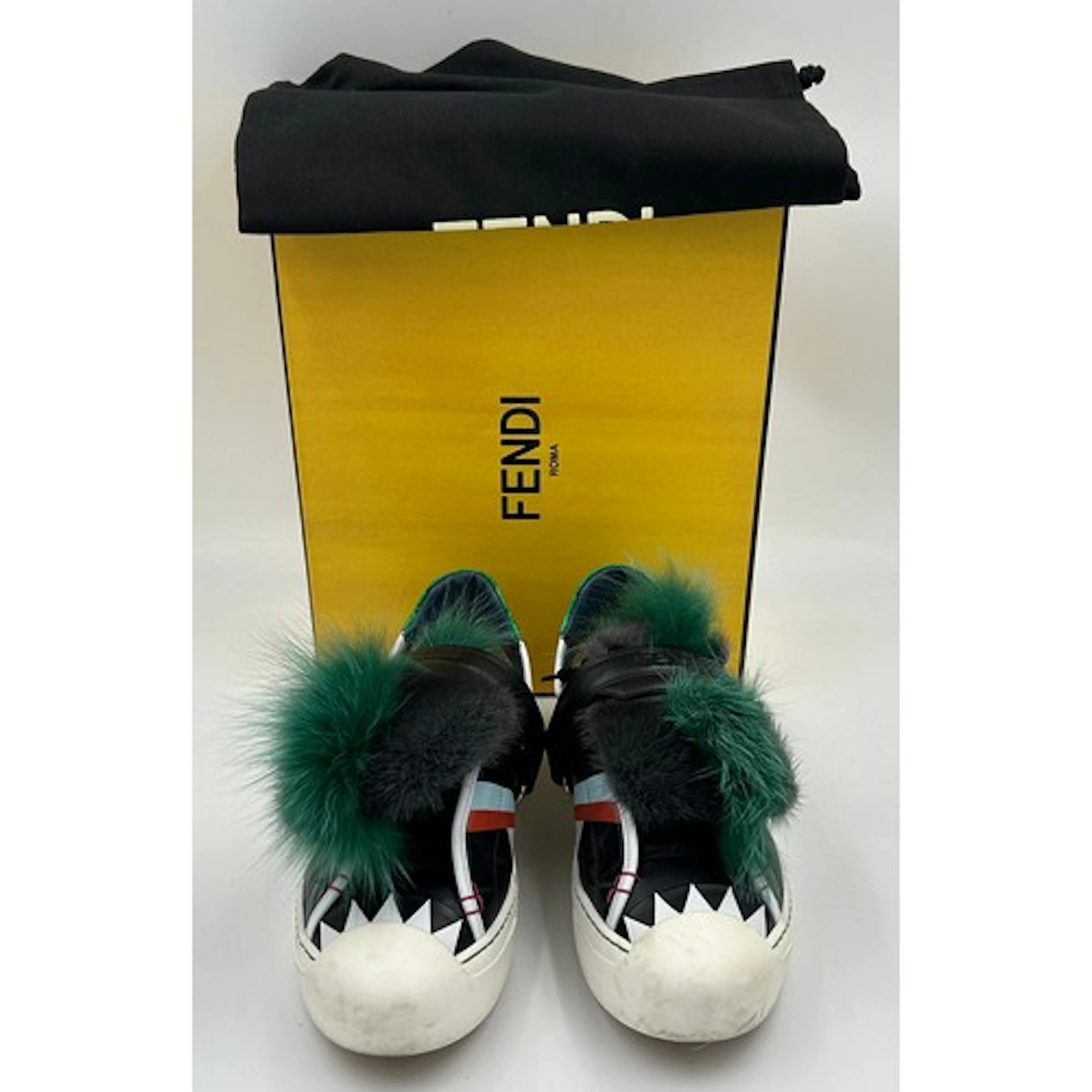 Fendi Flynn ladies sneaker back/green leather. Size 39.