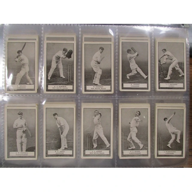 Gallaher. Collection in 4 albums and plastic sleeves with co...