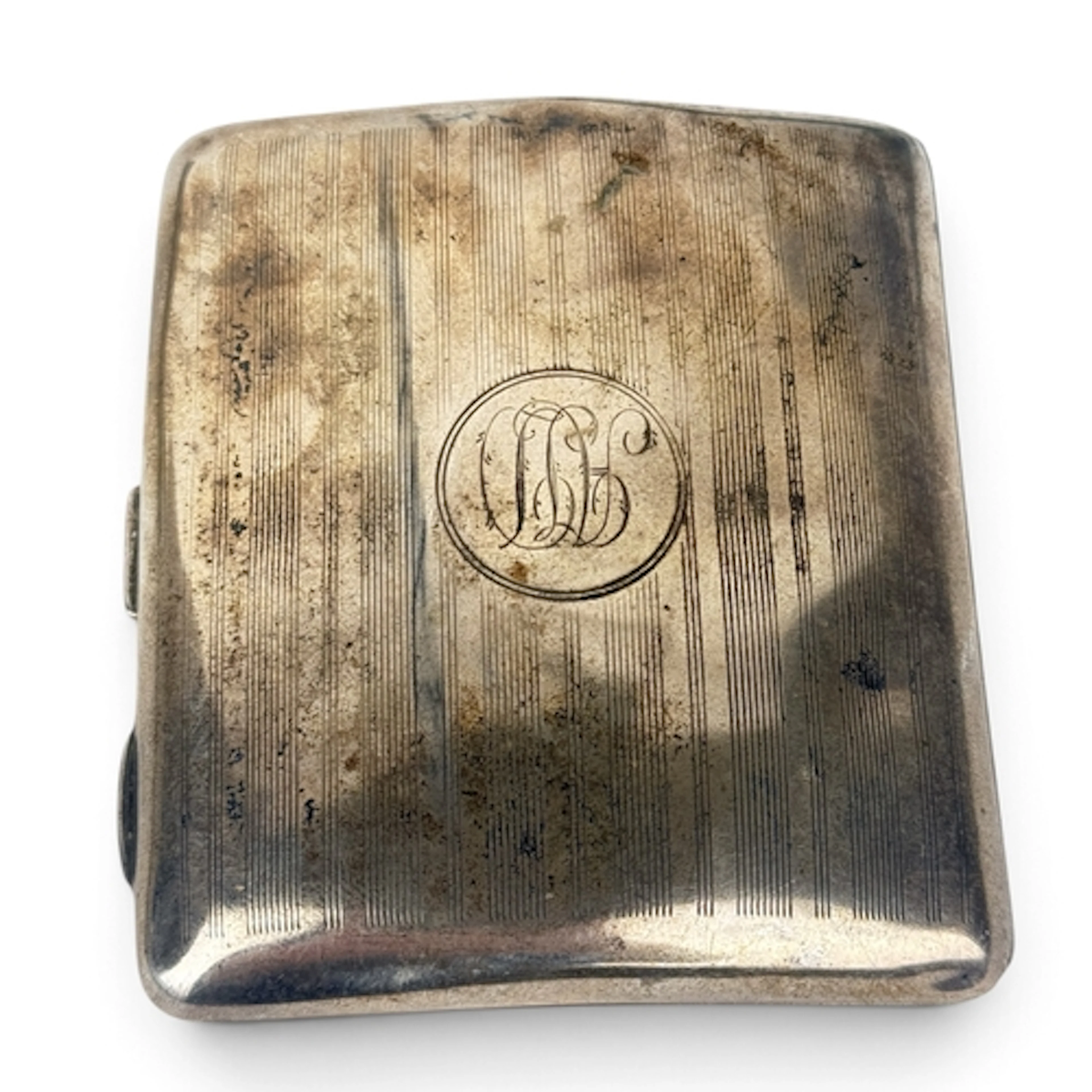 A SILVER CIGARETTE CASE Weight: 73gms