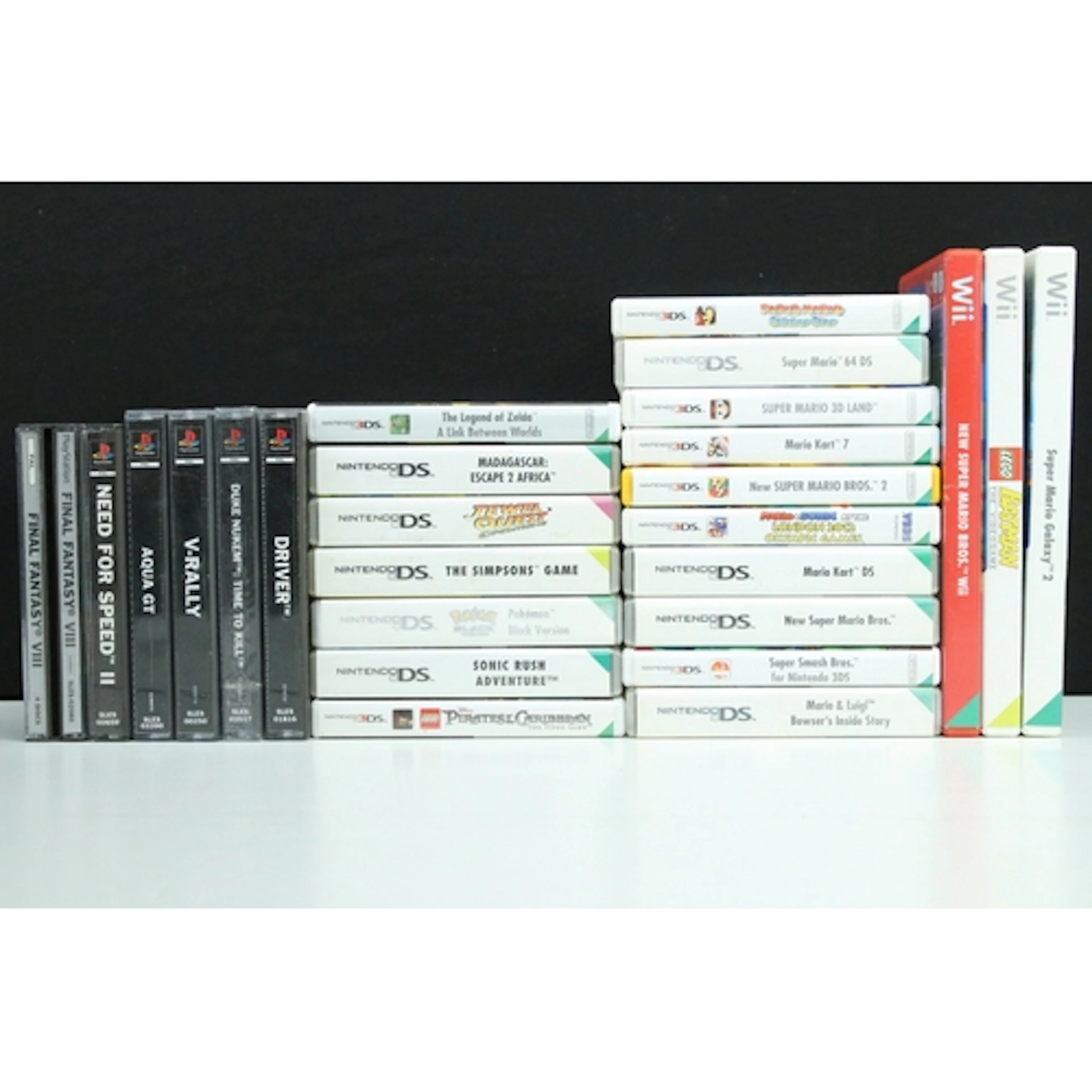Gaming - 26 Cased games to include Sony PlayStation One, Nin...