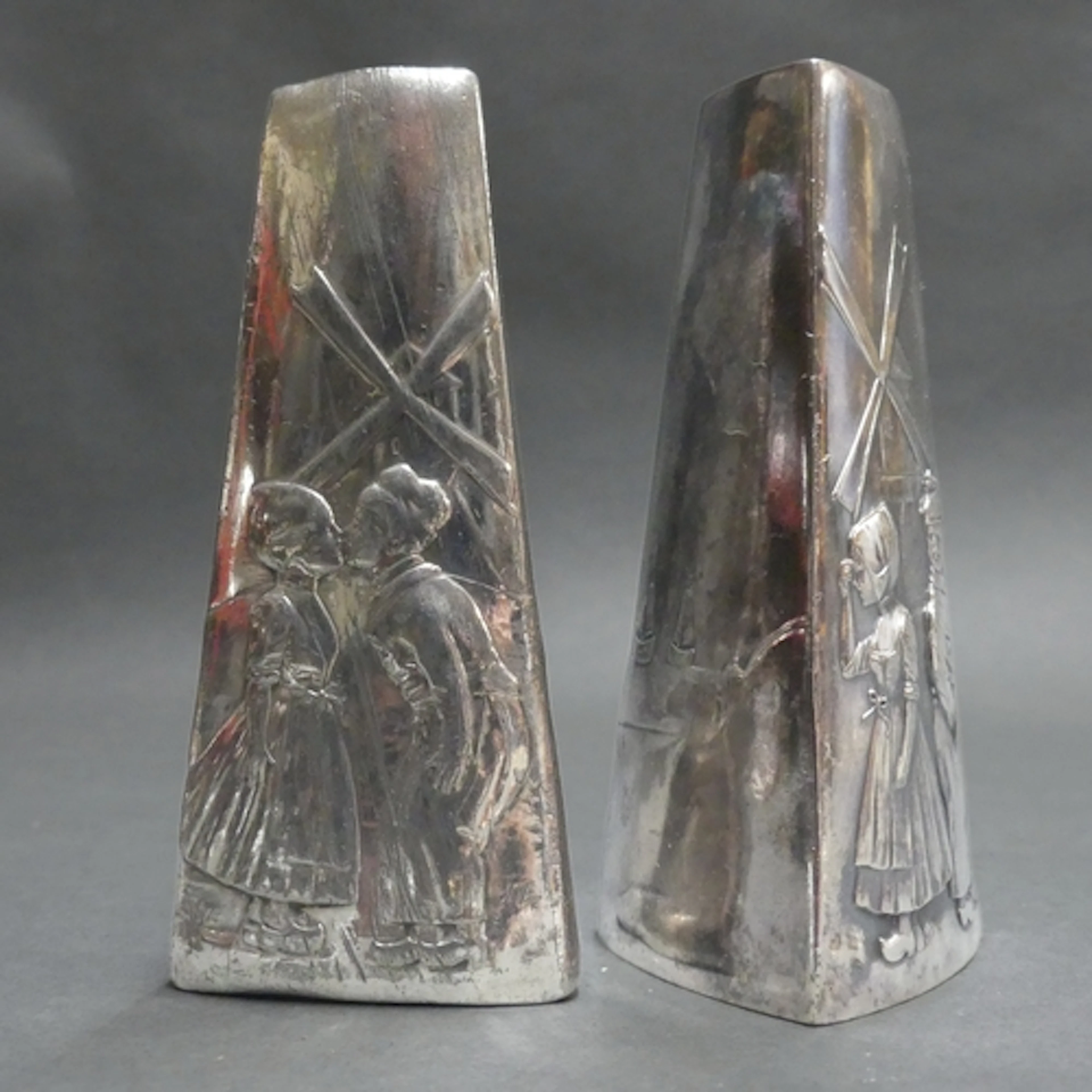 WMF - An opposed pair of Jugendstil Britannia metal triangul...