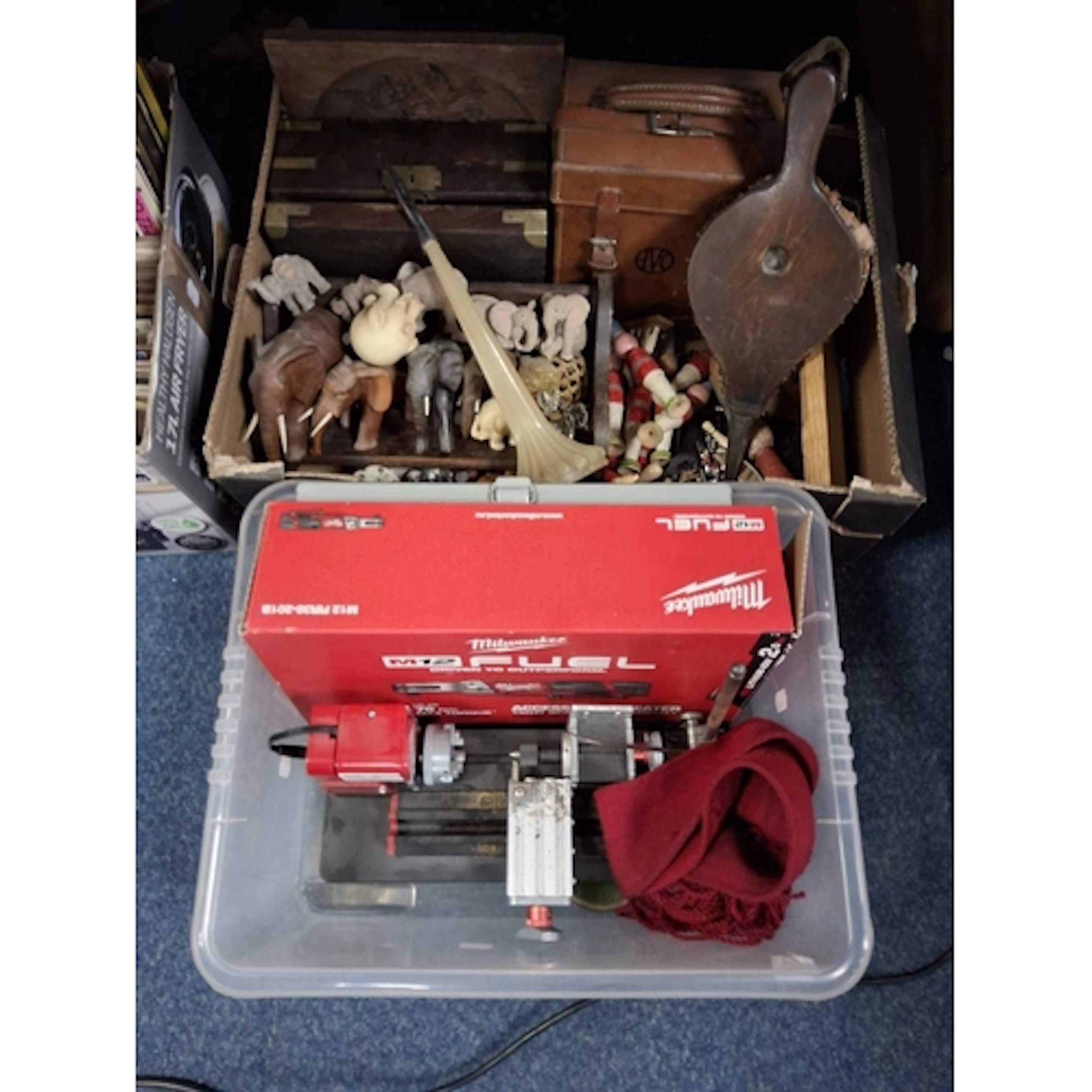 TWO BOXES AND LOOSE OF GENERAL HOUSEHOLD ITEMS to include a ...