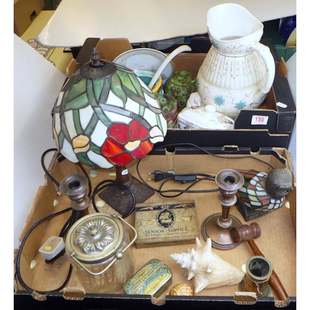 A qty of collectables to inc lamps, ceramics etc AF (2)