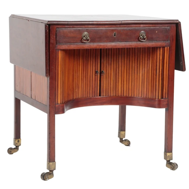 A George III Chippendale design mahogany drop leaf supper ta...