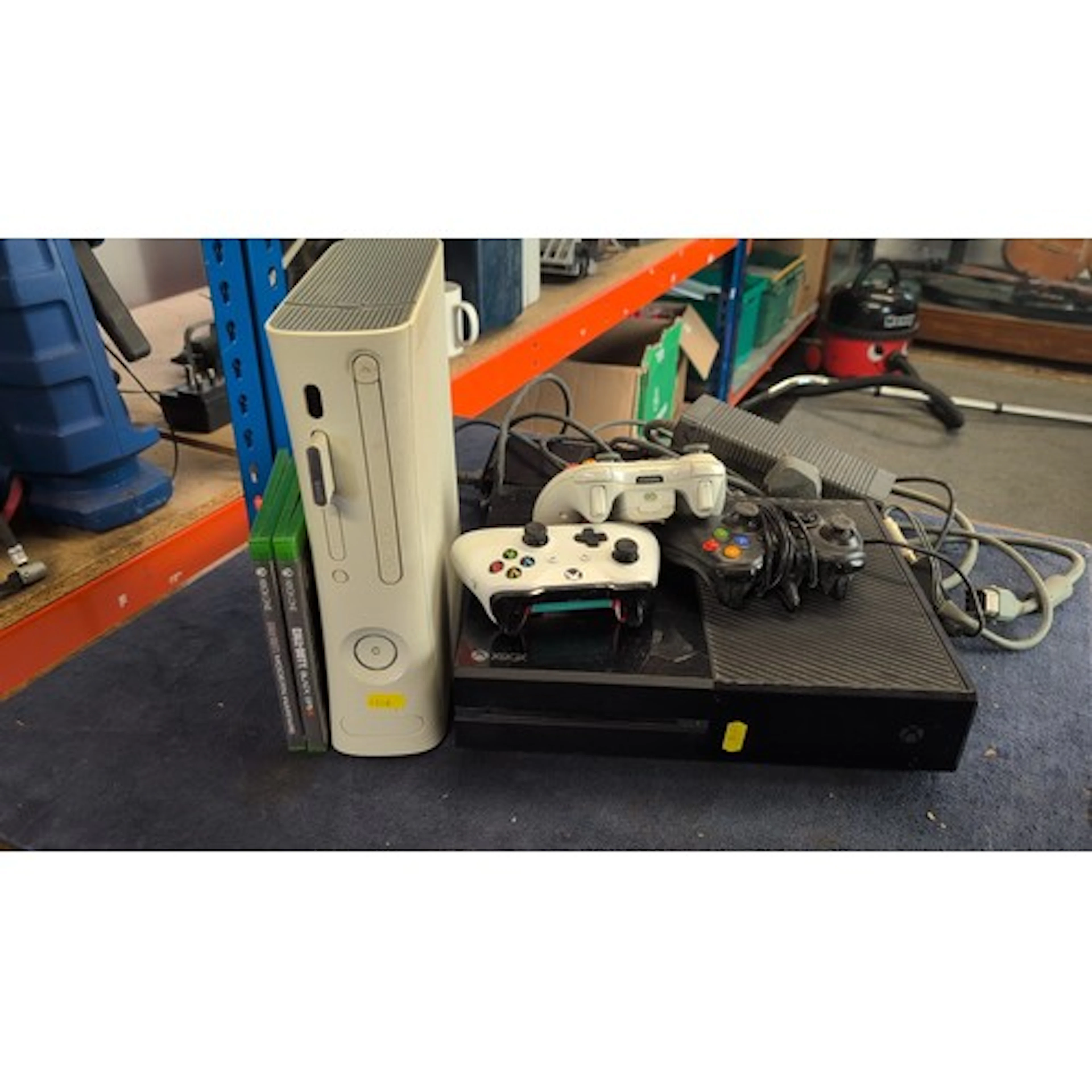 Microsoft Xbox group comprising an Xbox 360 console and an X...