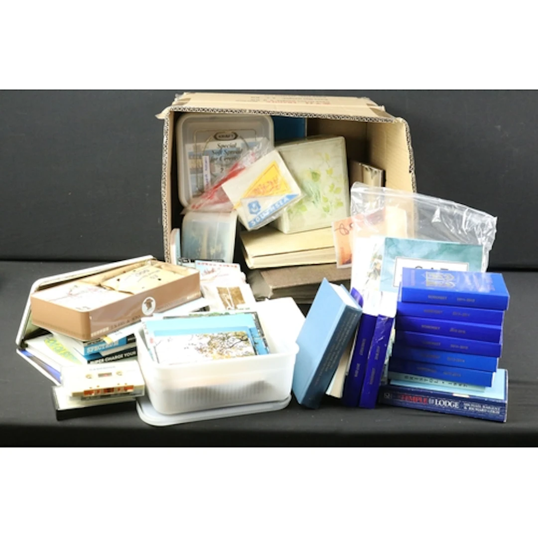 Collection of postcards to comprise early 20th century and l...