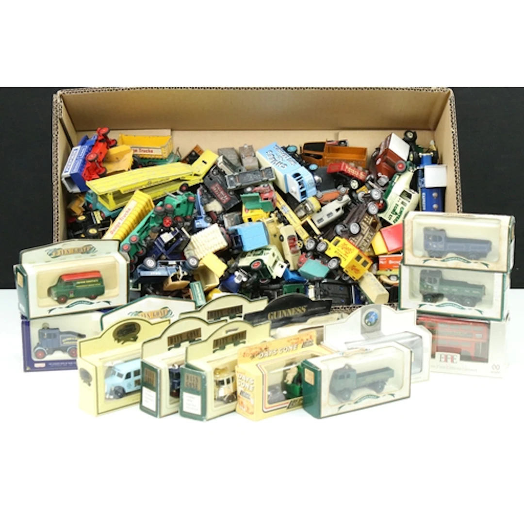 Quantity of diecast models from the Mid 20th C onwards to in...