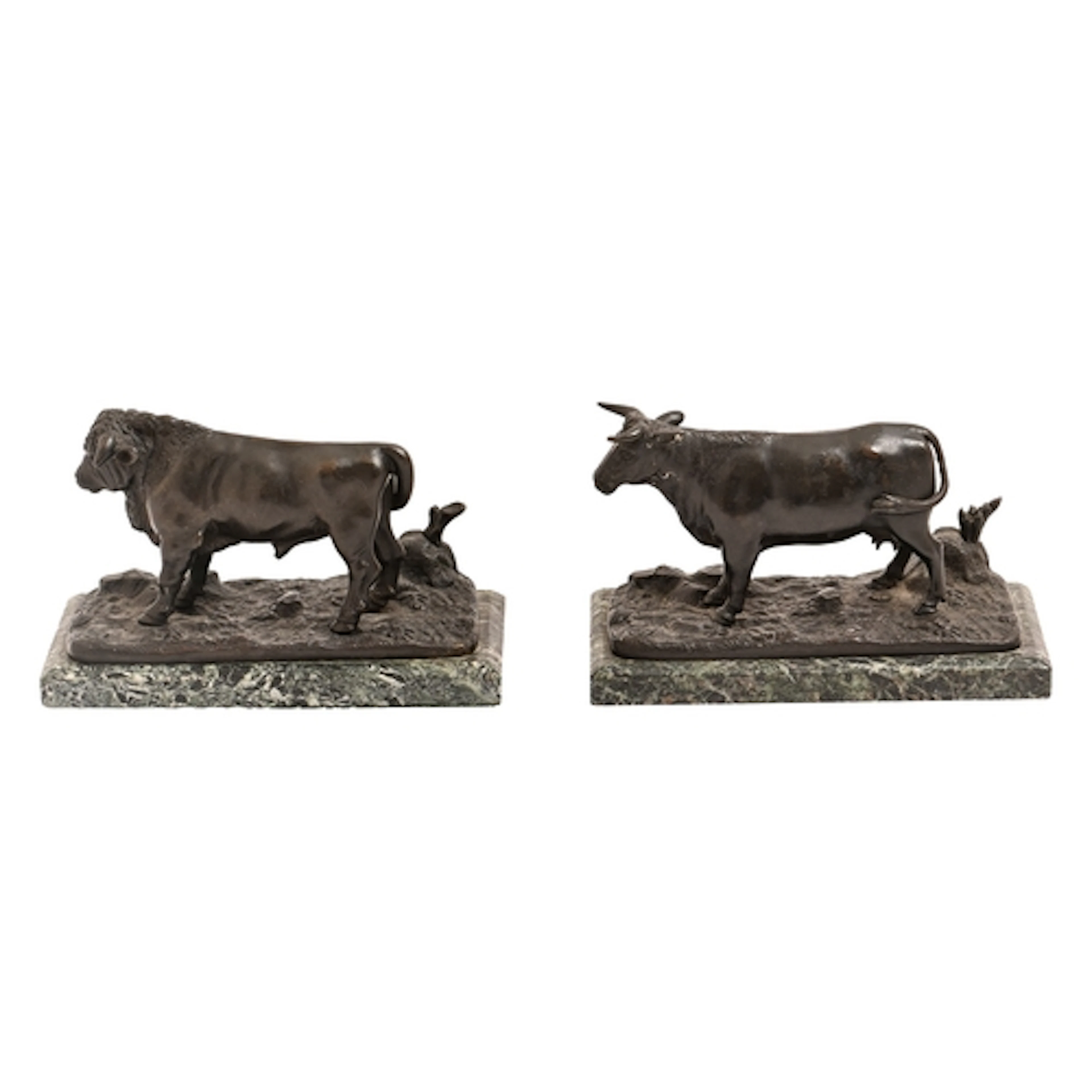 A pair of bronze animalier sculptures of bulls, early 20th c...