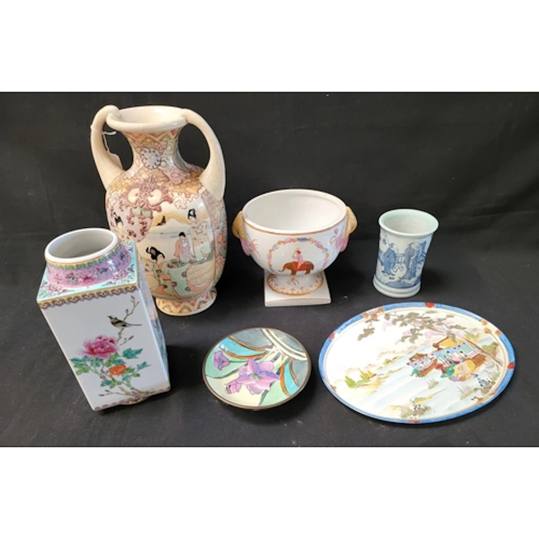 SELECTION OF ASIAN CERAMICS including blue and white Chinese...