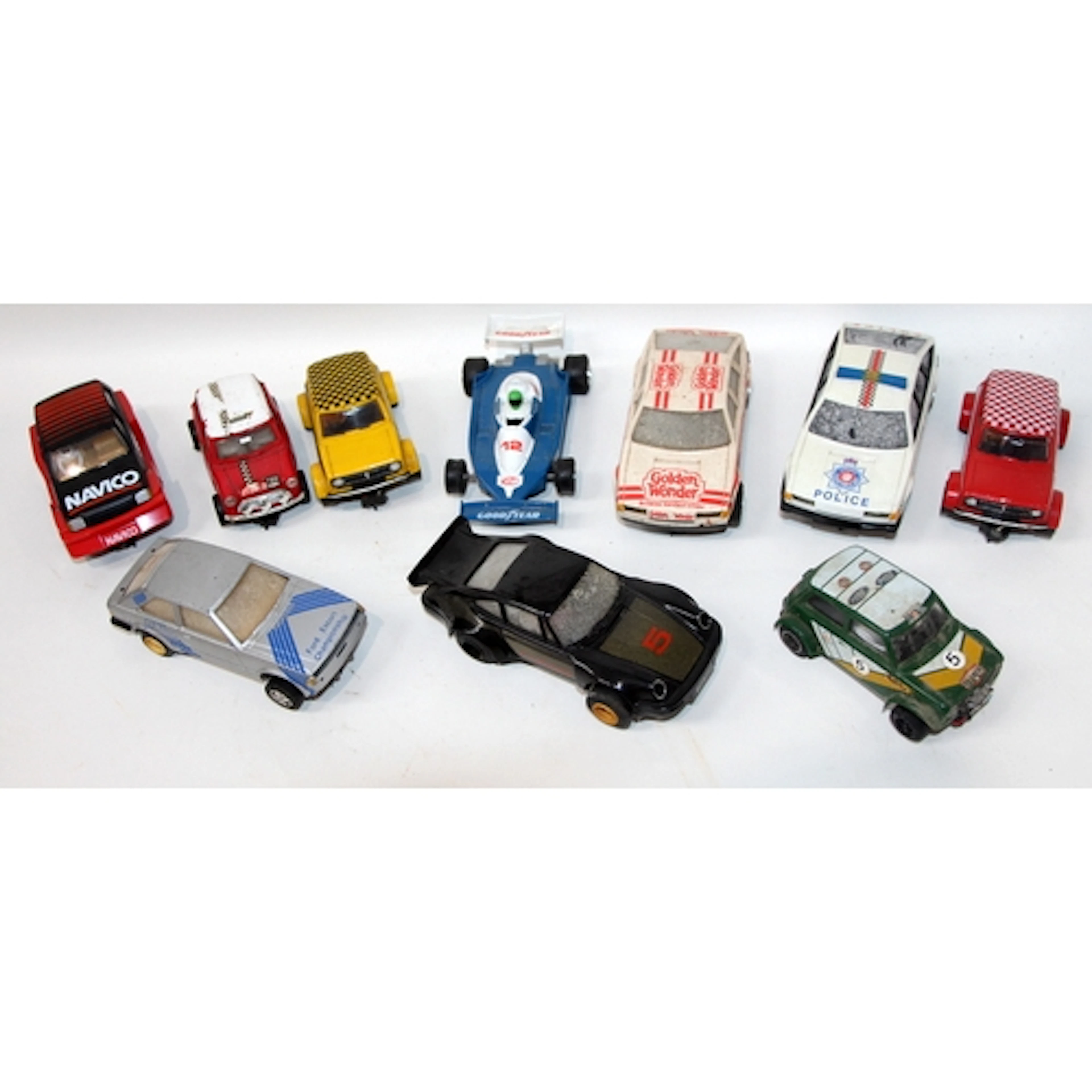 Vintage Scalextric: A selection of loose slot car racing veh...