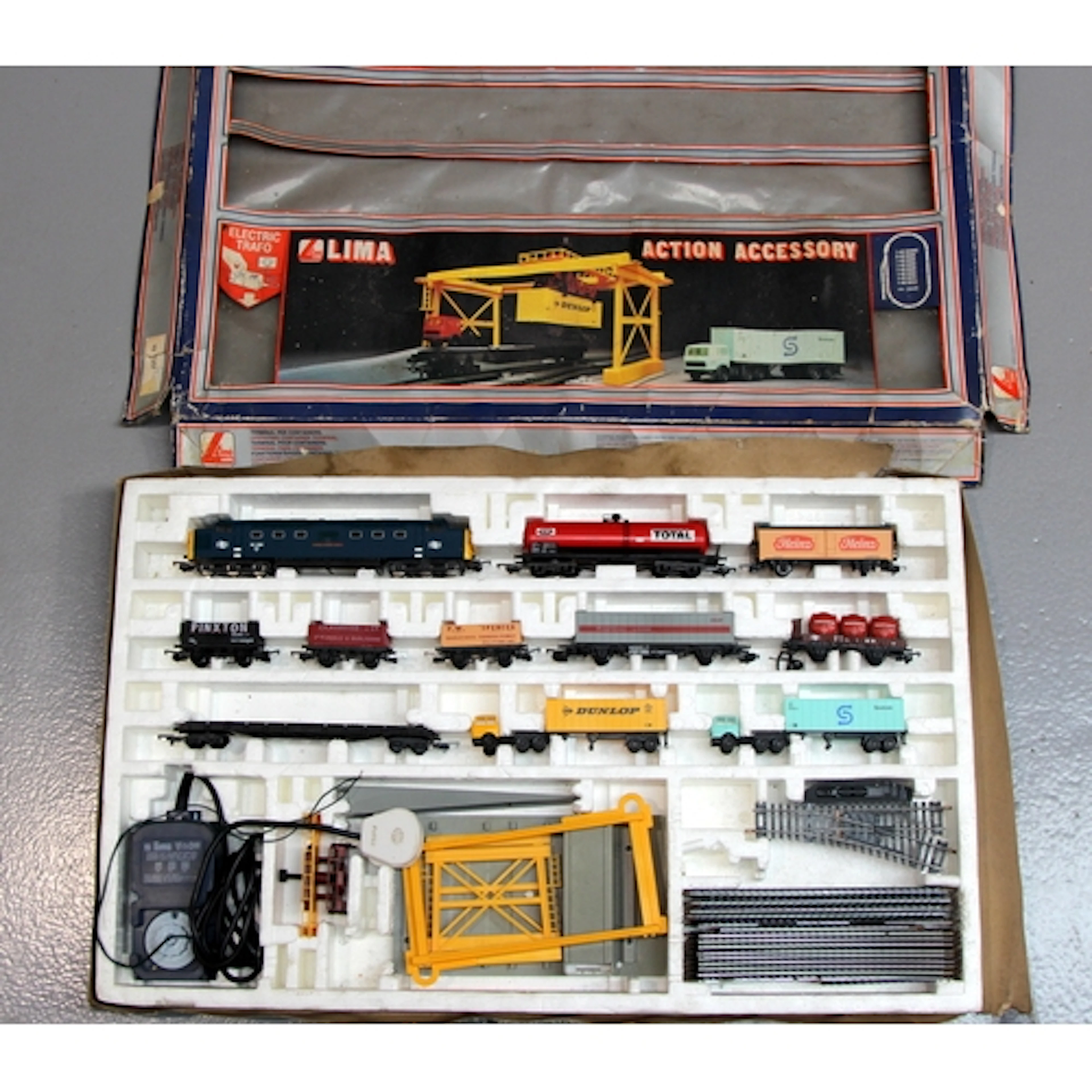 Lima OO gauge train set with operating container terminal re...