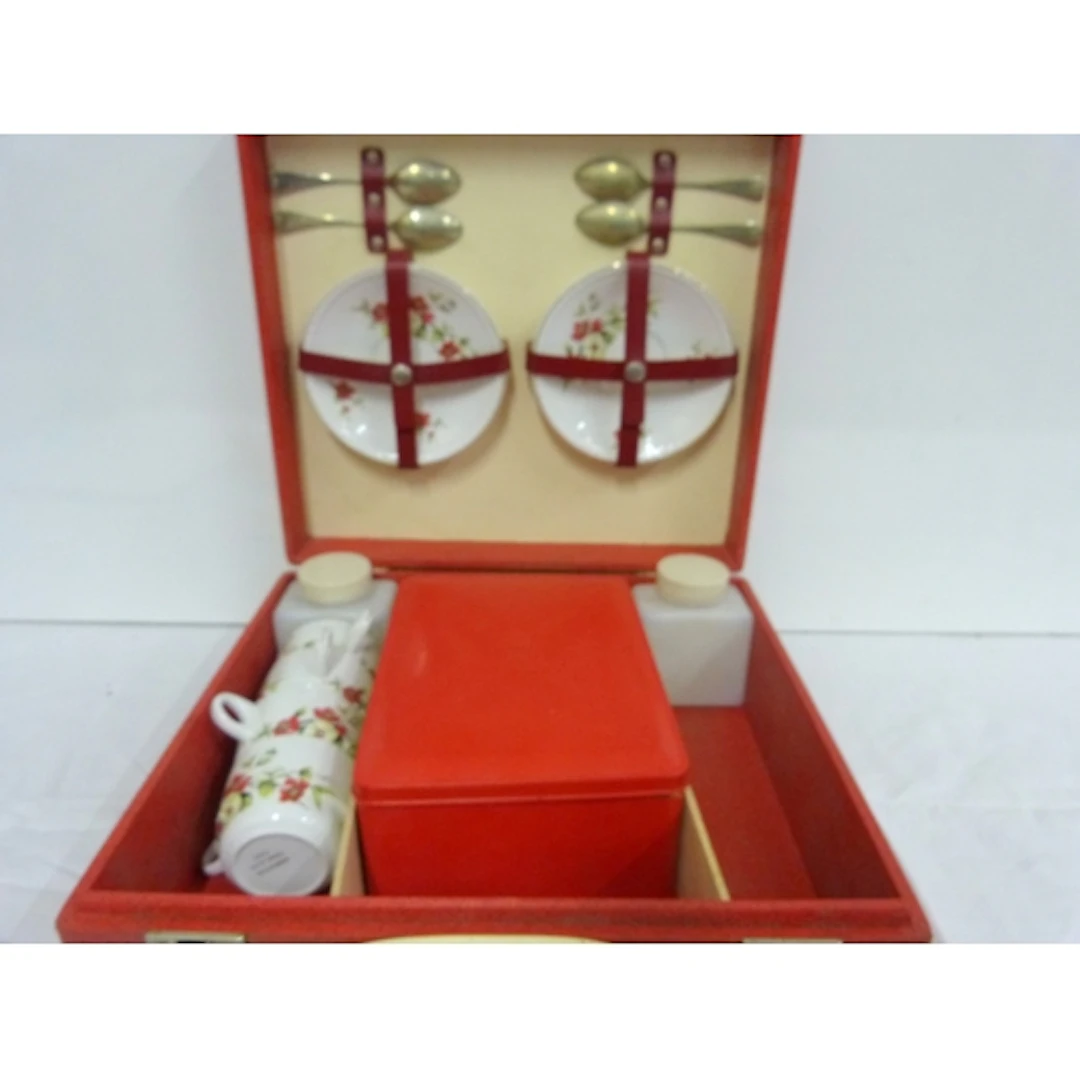 Brexton picnic box.