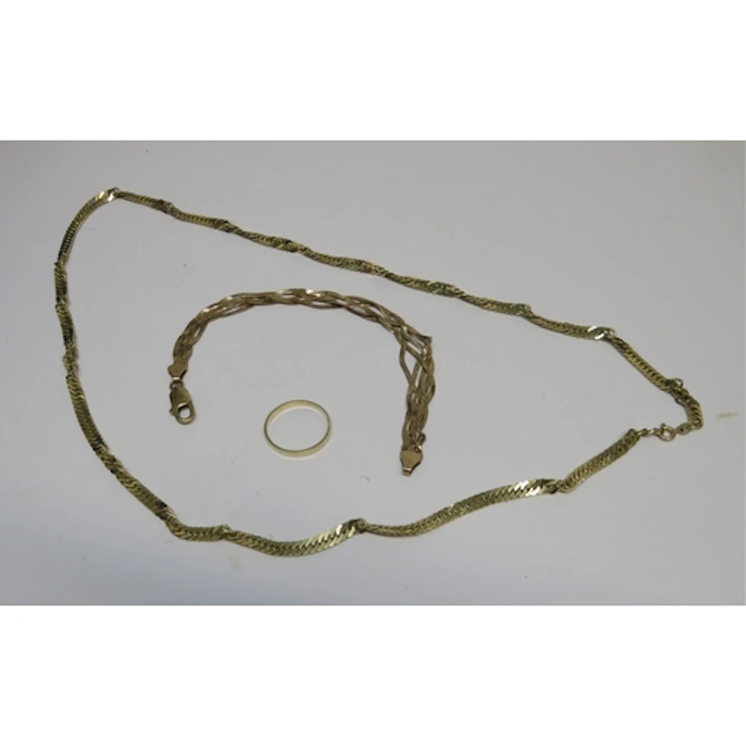9ct Gold neck chain, 9ct gold bracelet and a 9ct gold weddin...